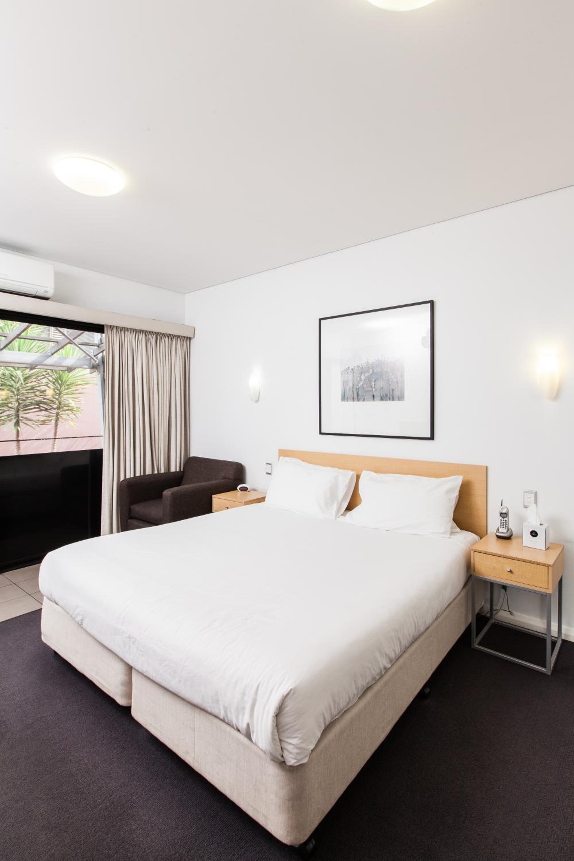 Executive Studio Apartment - Photo 7