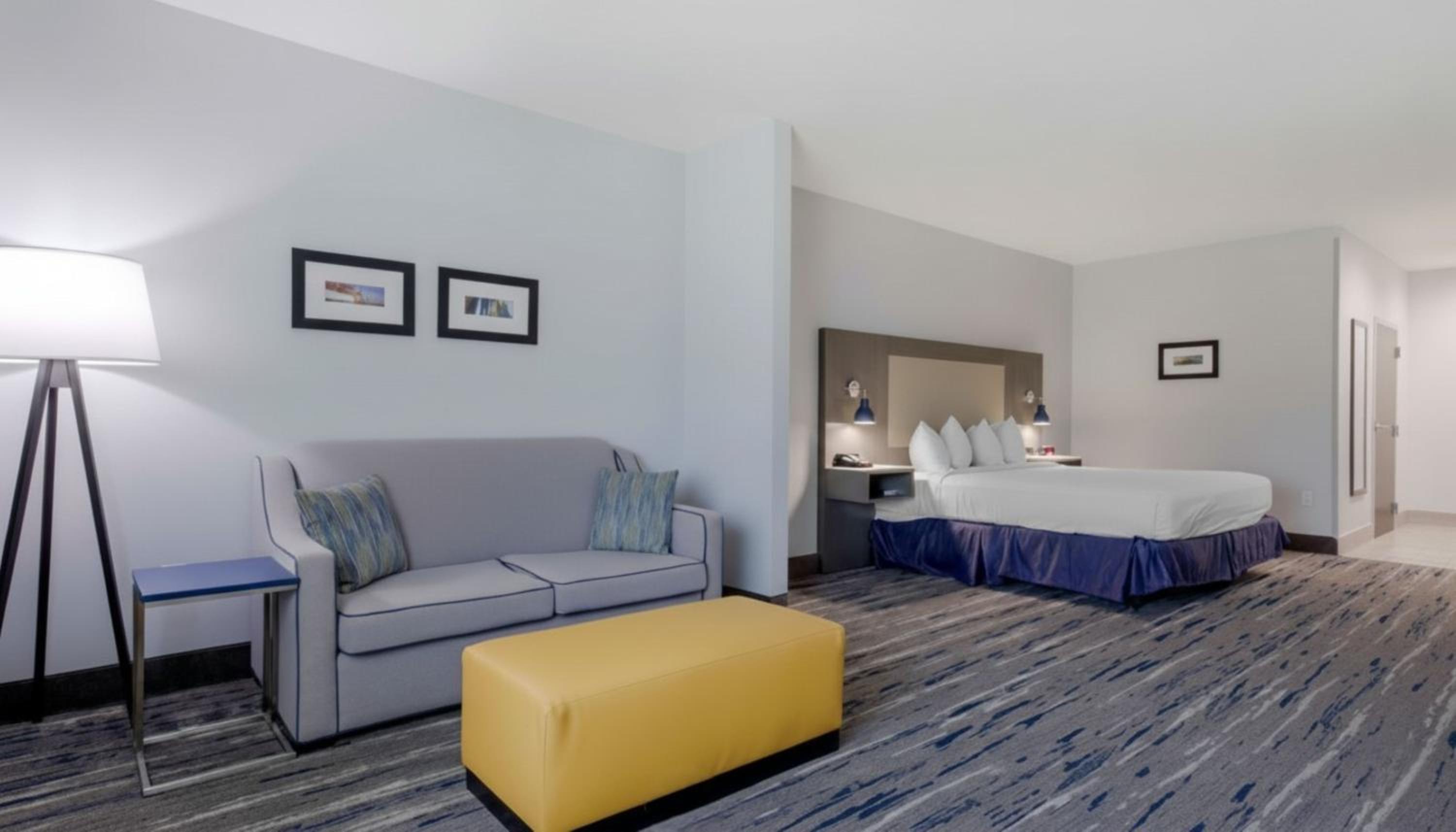 King Suite - Hearing Accessible/Non-Smoking