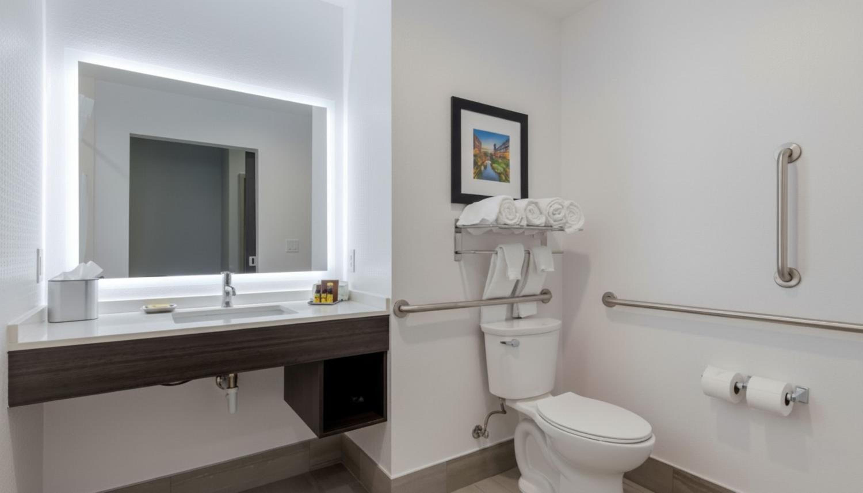 Standard King Room with Roll In Shower - Mobility/Communications Accessible