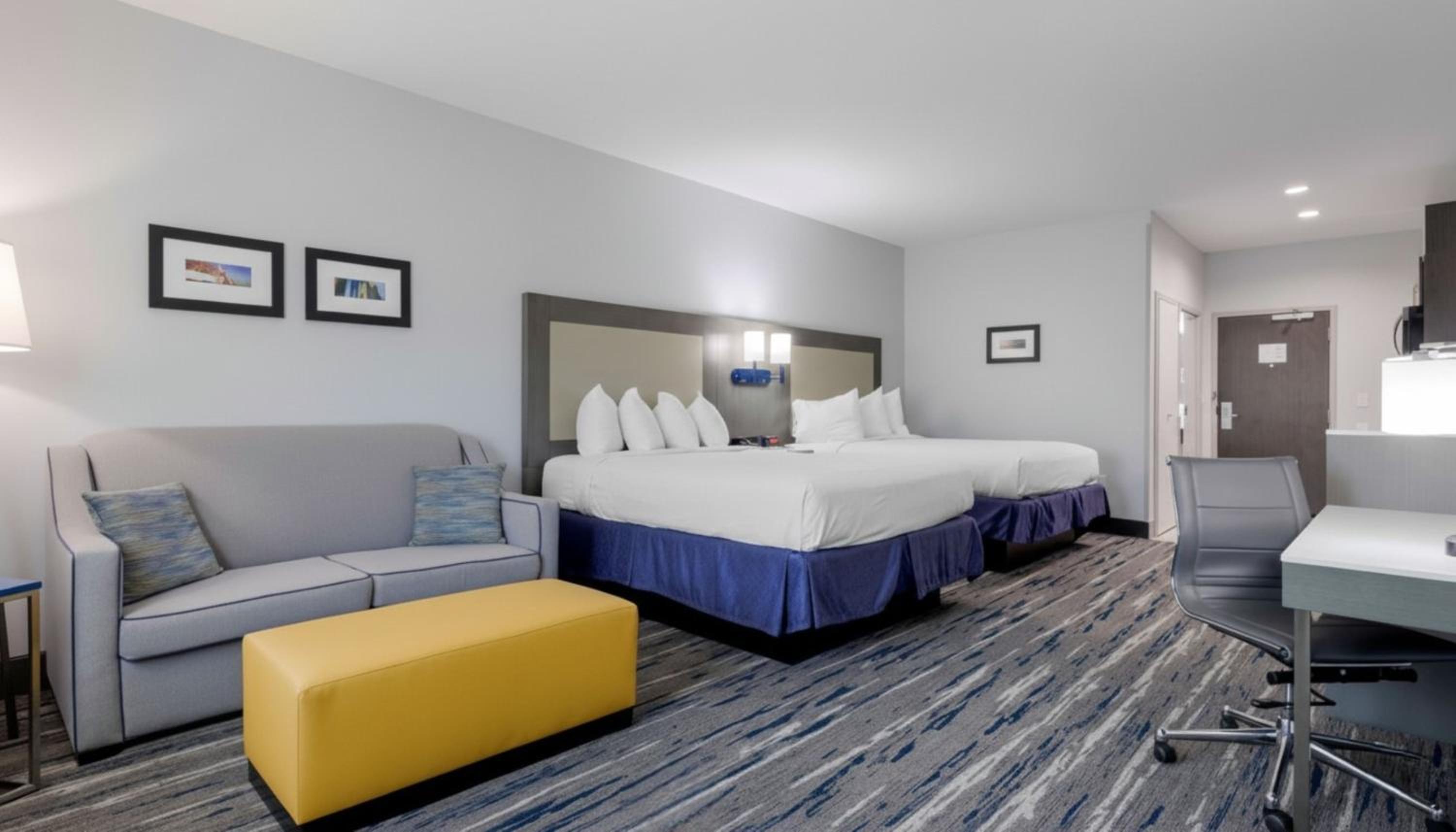 Queen Suite with Two Queen Beds - Communications Accessible