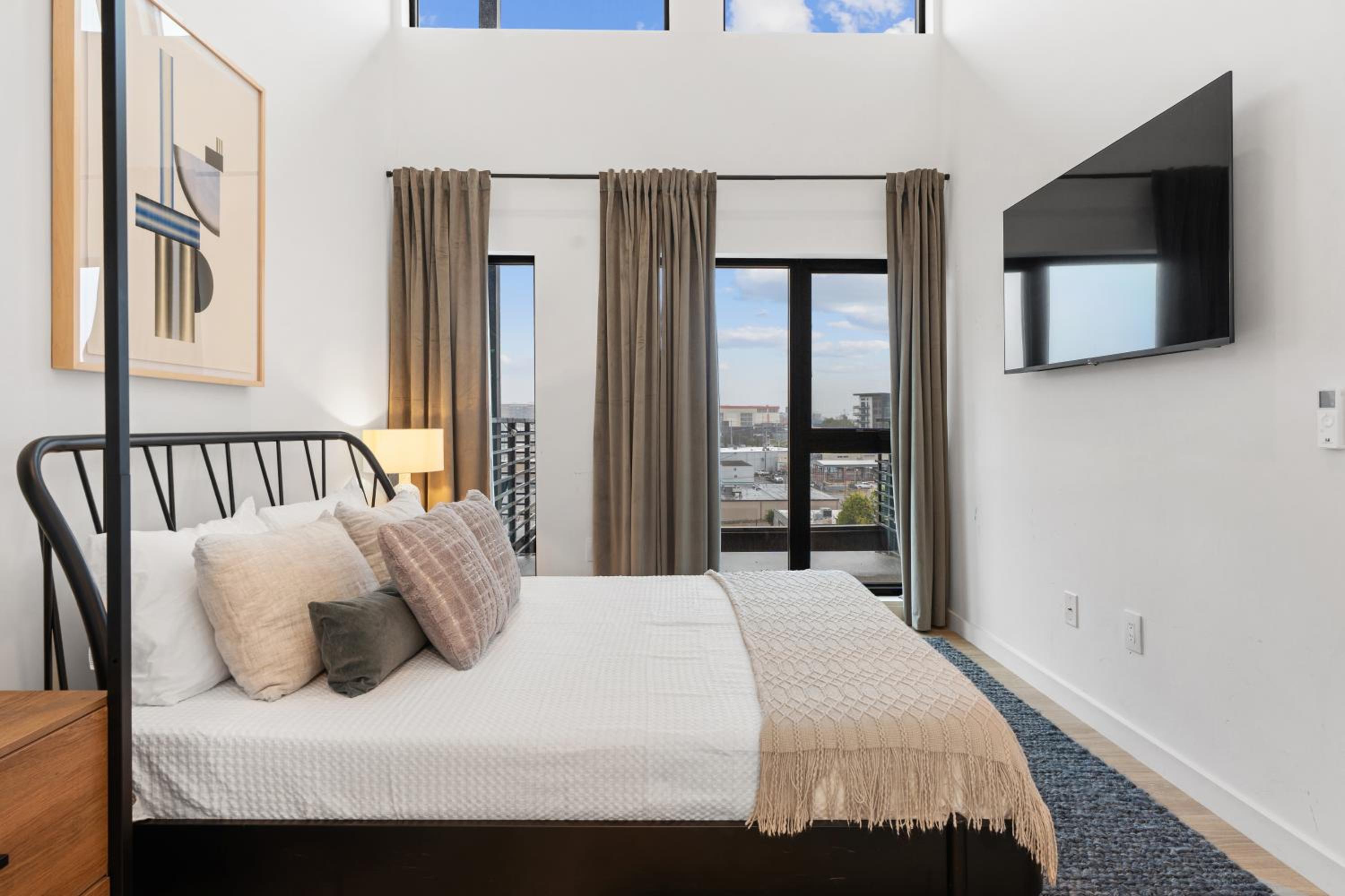 Four-Bedroom Luxury Apartment