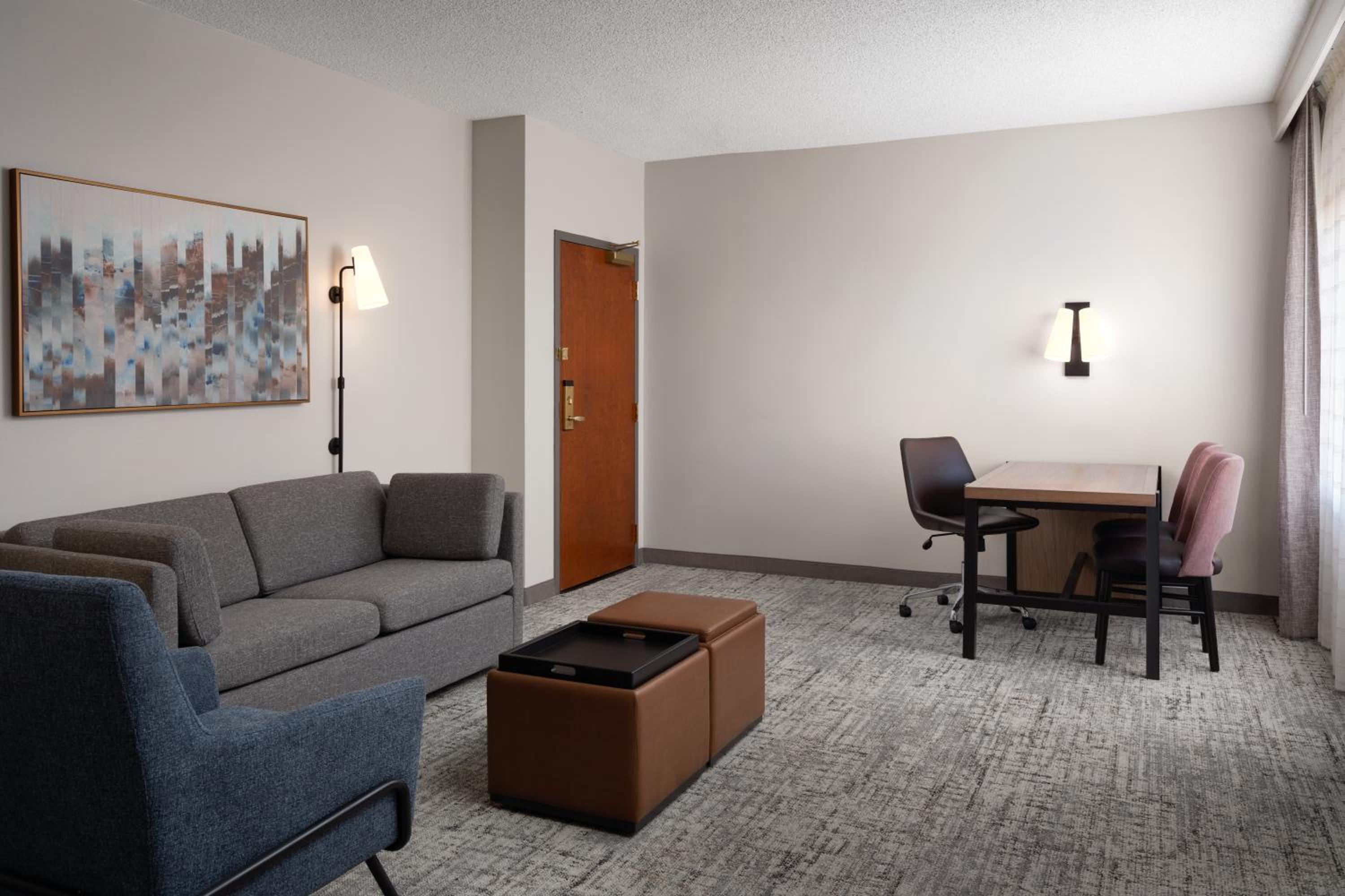 Two-Bedroom Queen Corner Suite - Non-Smoking - Photo 3