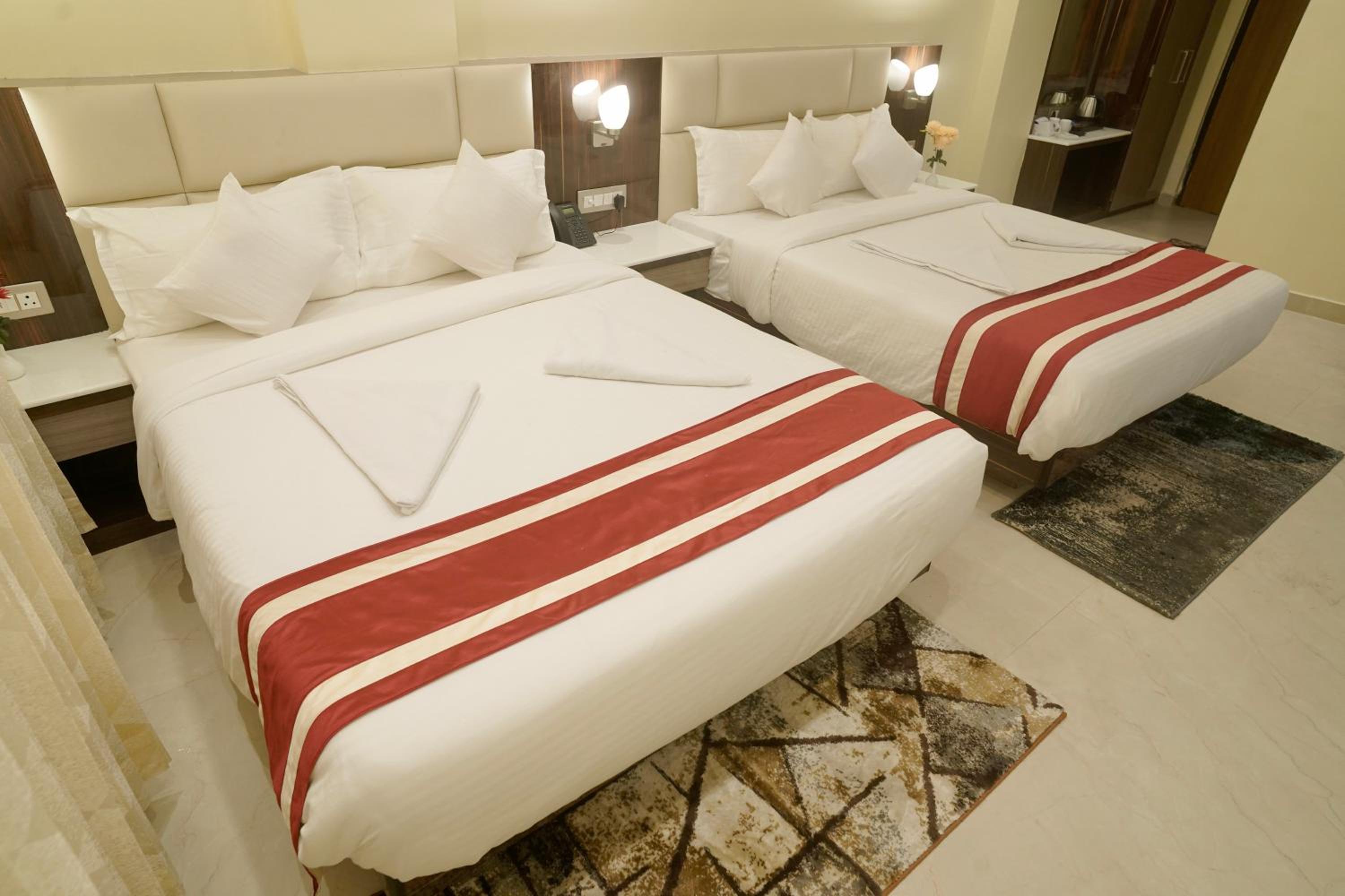 Executive Triple Room with Bathtub