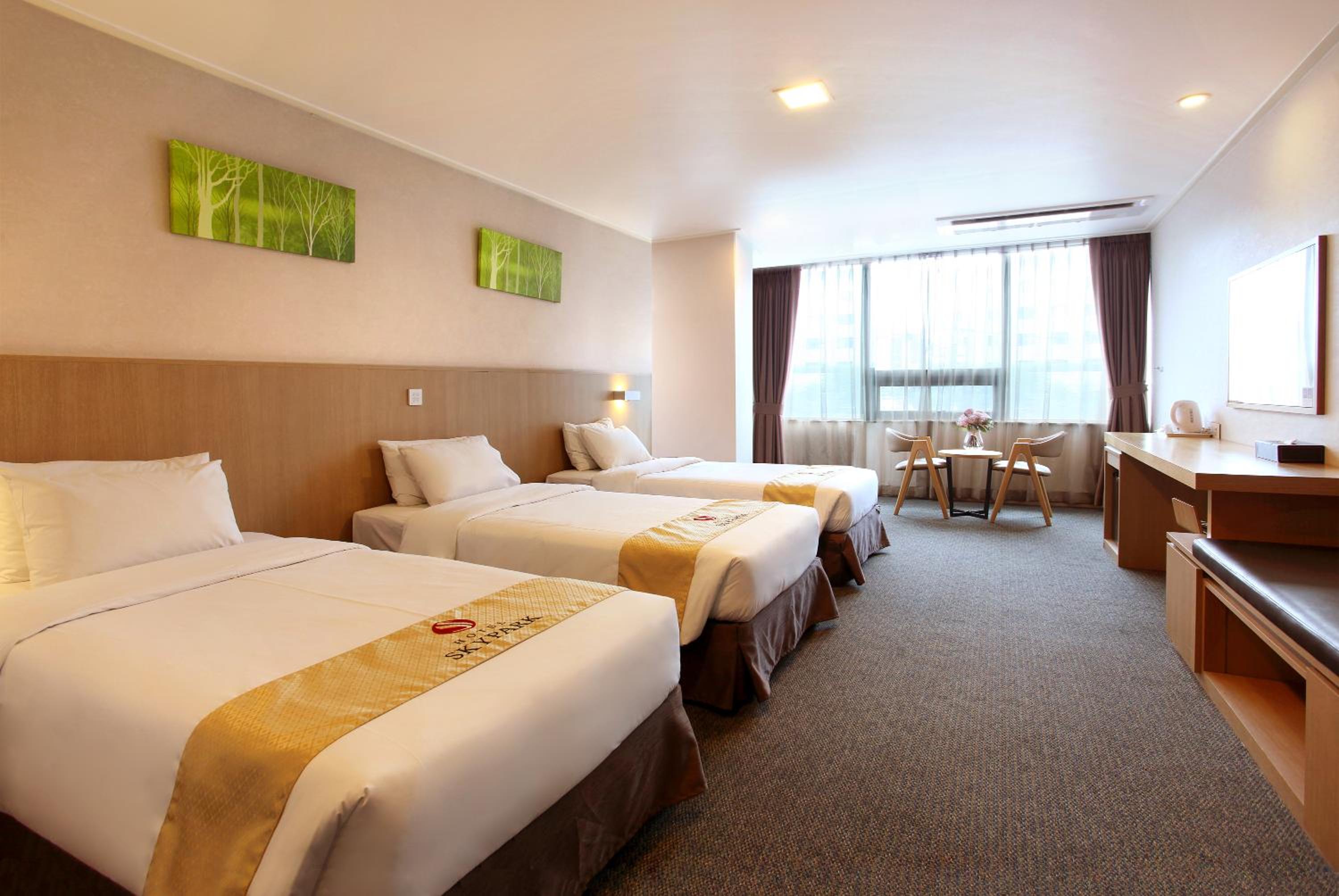 [Halla PKG] Standard Triple with free shuttle service + snack & early/late check in/out  photo 2