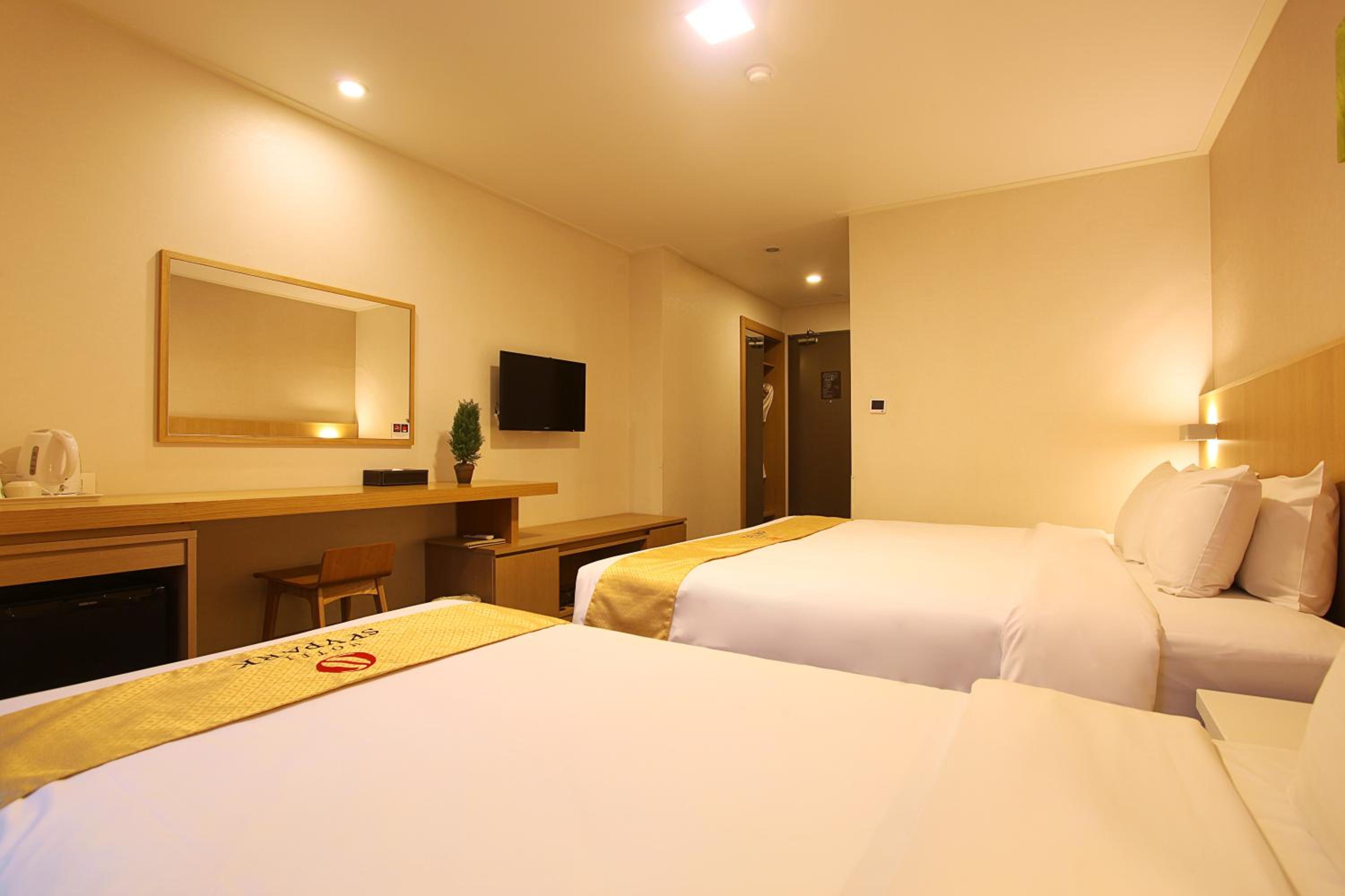 Special Offer - Deluxe Twin Room with Breakfast