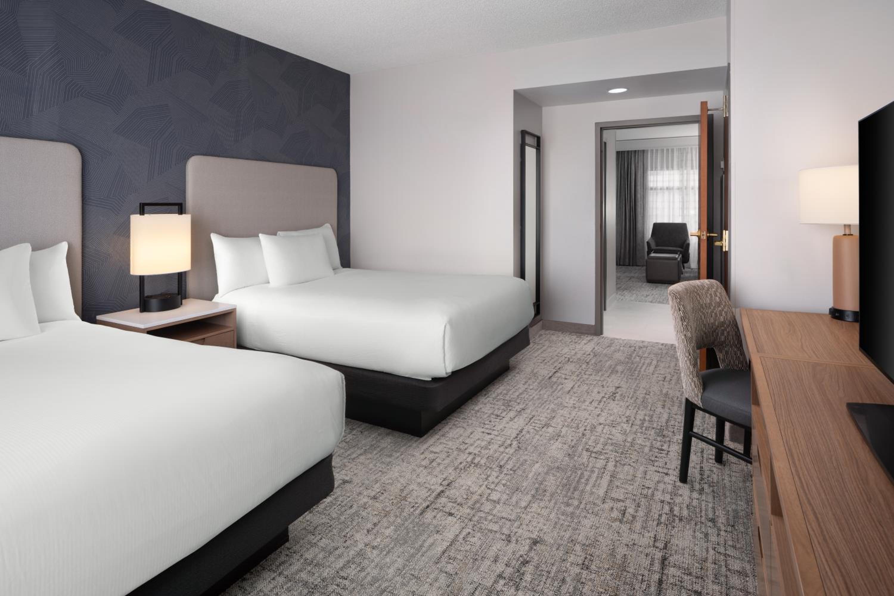 Suite with Two Queen Beds - Non-Smoking - Photo 6
