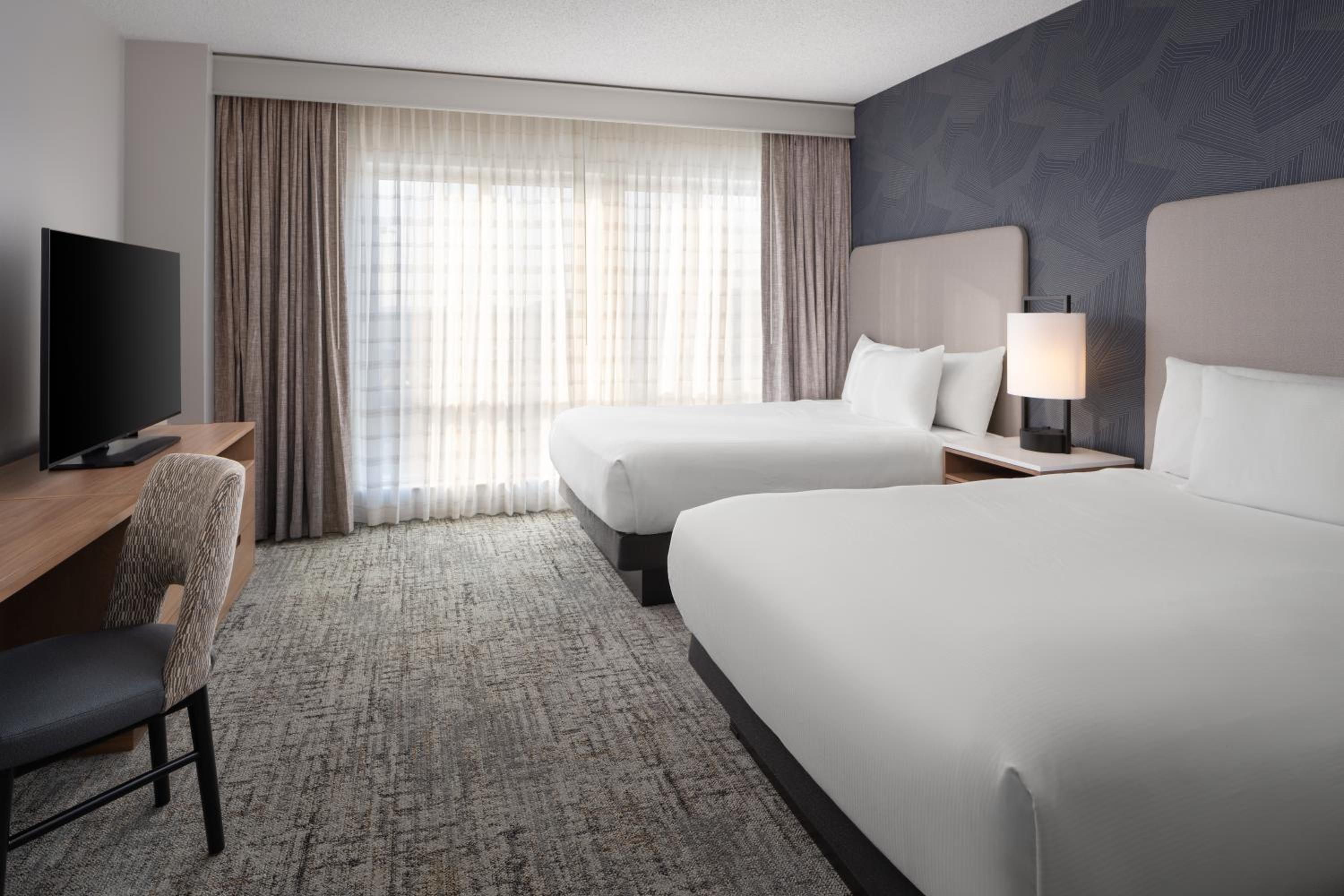Suite with Two Queen Beds - Non-Smoking - Photo 5