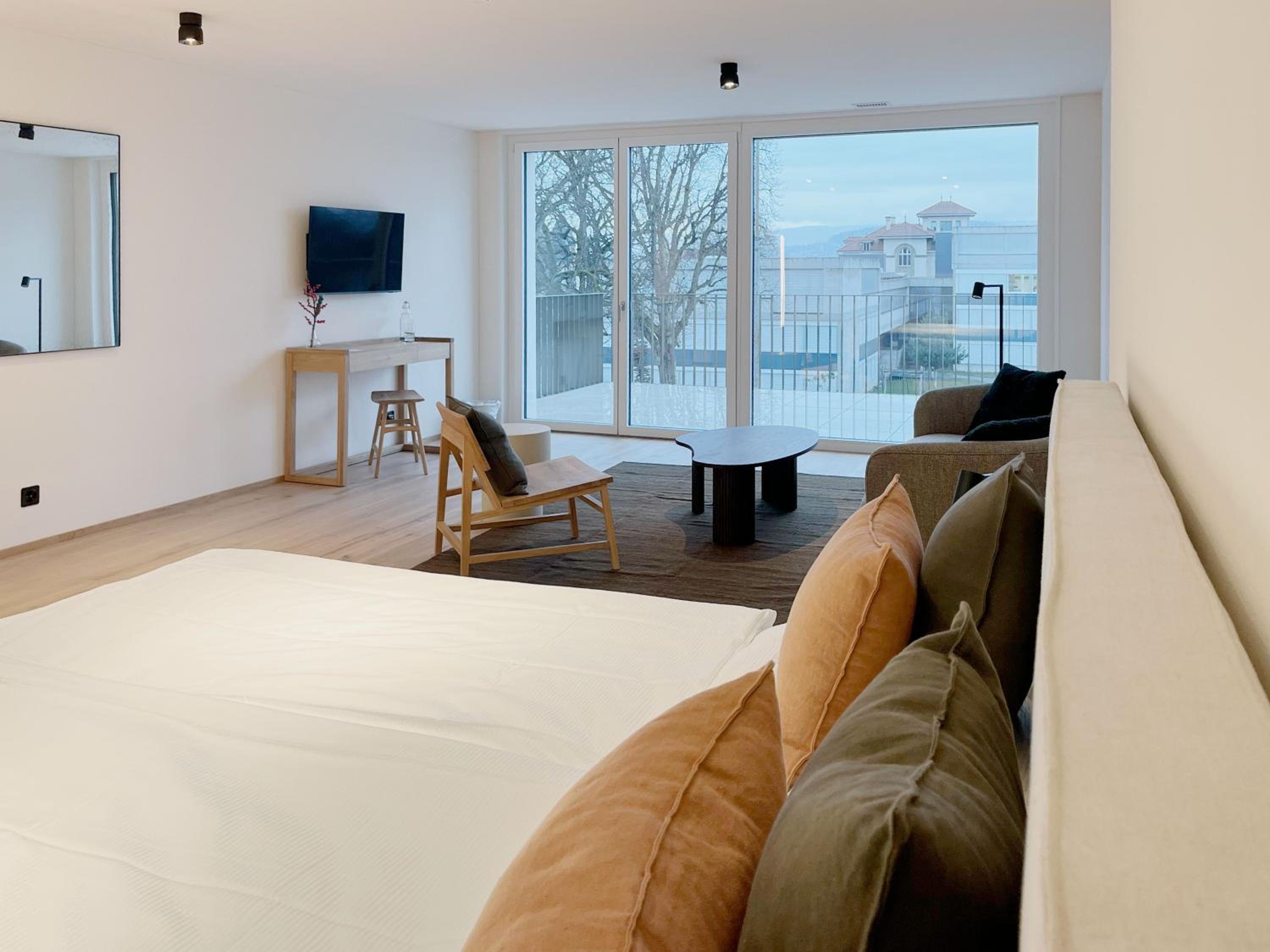 One-Bedroom Apartment with Balcony photo 1