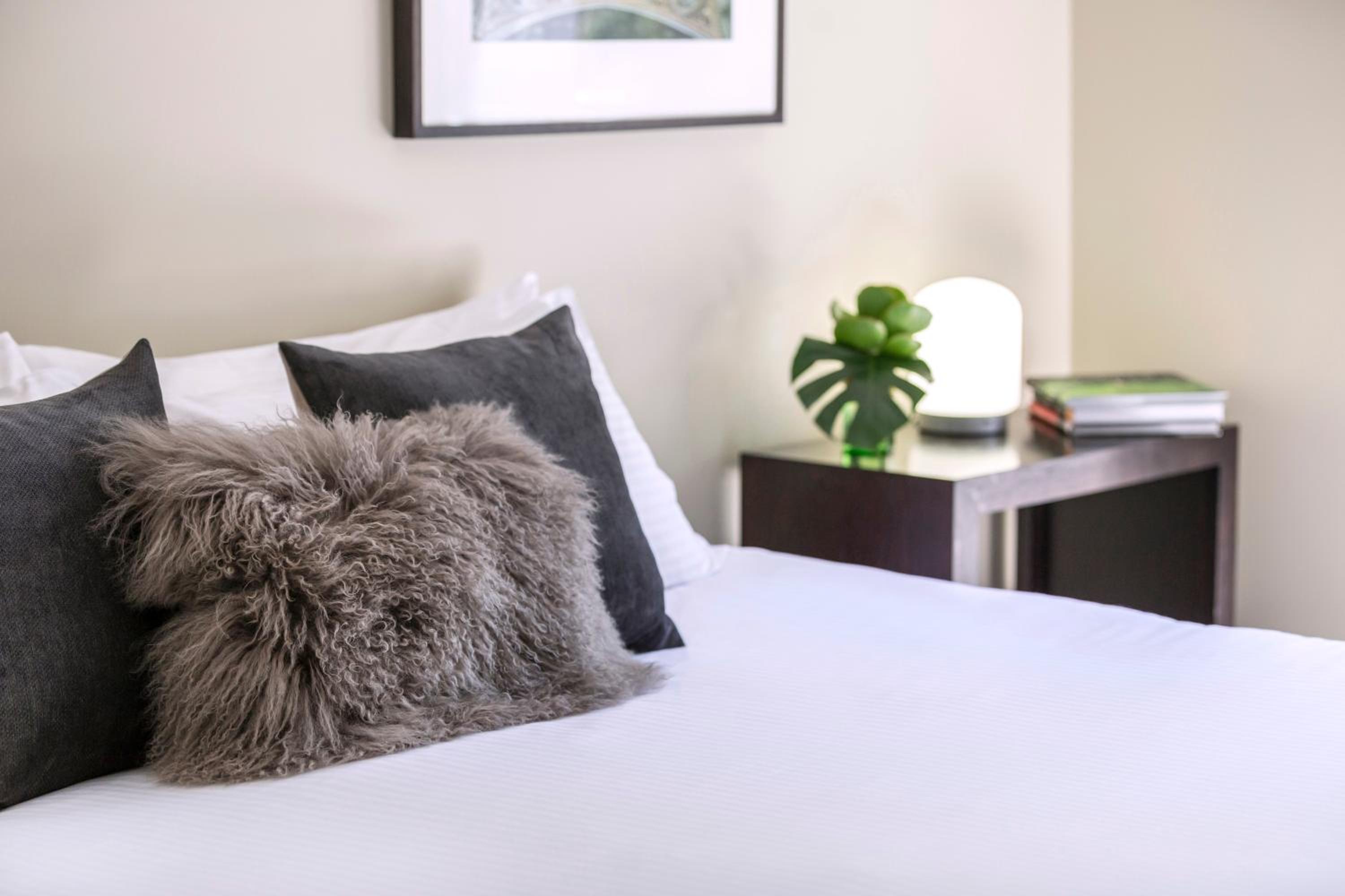 Superior Room - King or Twin Beds - Includes Breakfast, Historic Werribee Mansion Tour and Parking - Photo 5