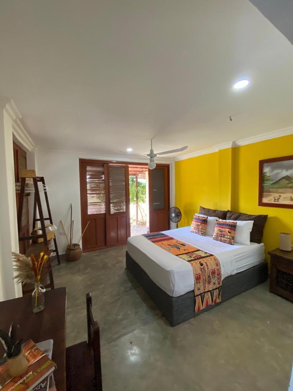 Queen Room with Balcony photo 3