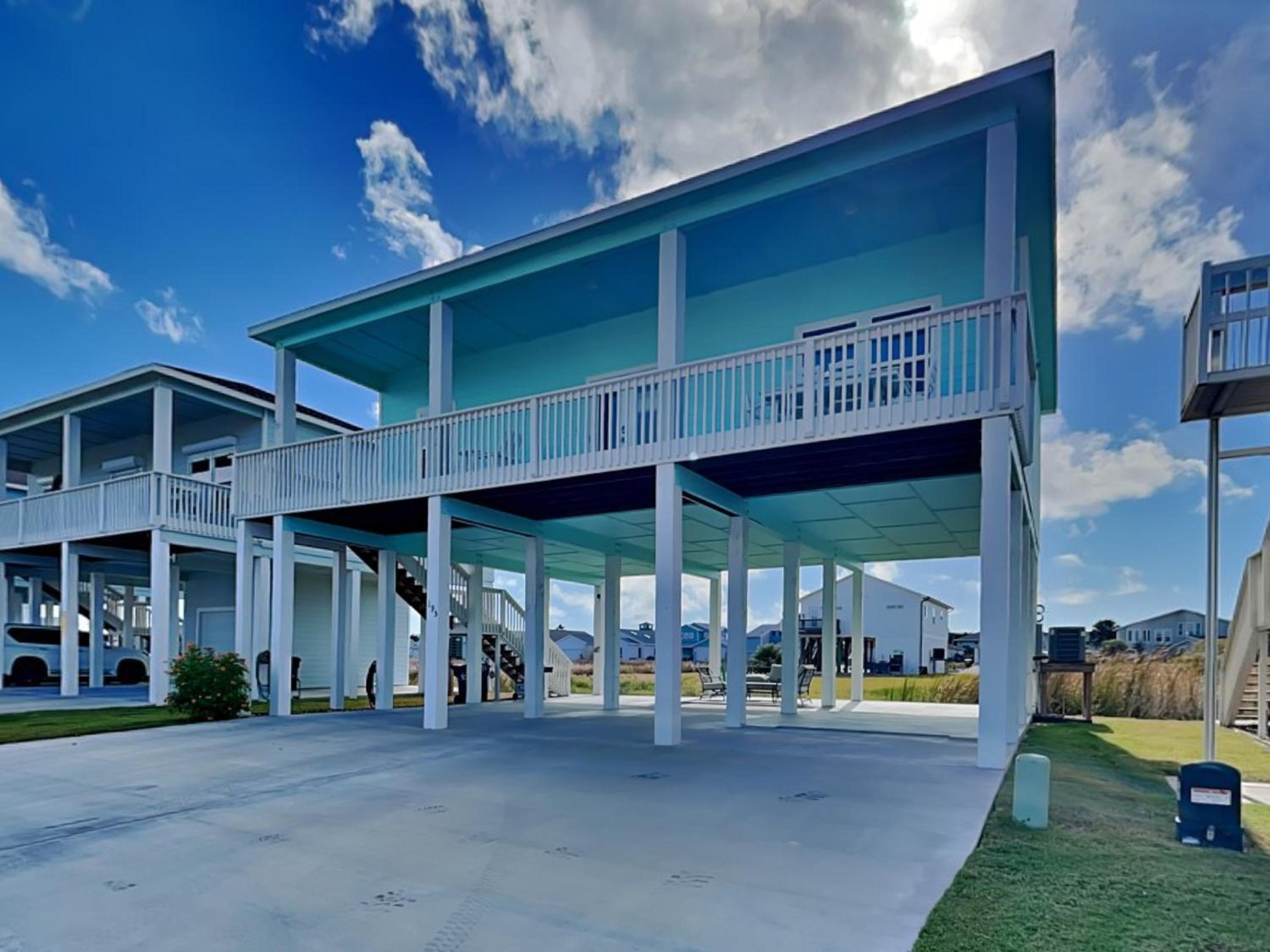 Three-Bedroom House photo 2