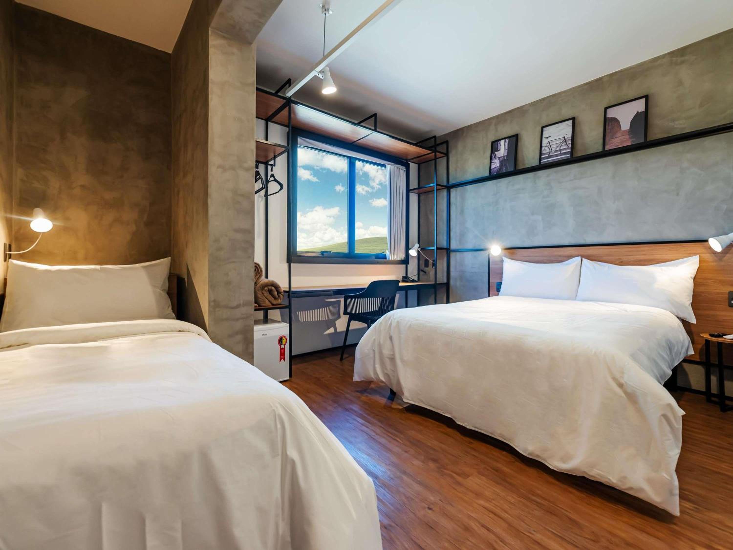 Apartment with One Double Bed and Two Single Beds photo 3