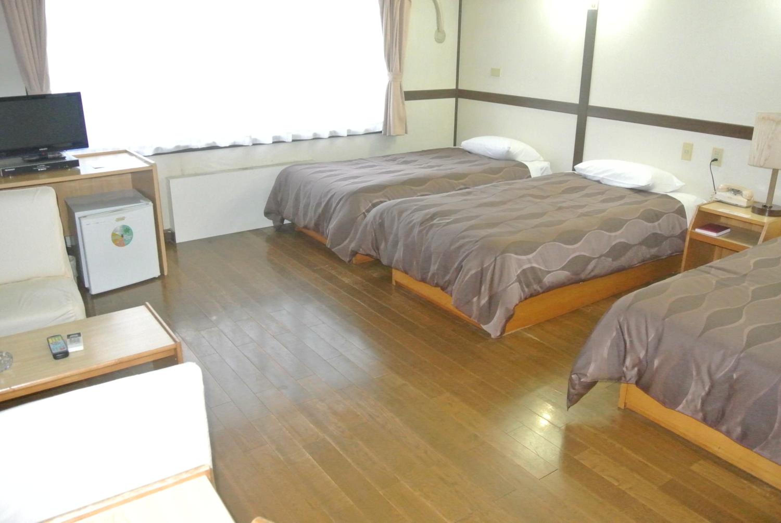Triple Room photo 2