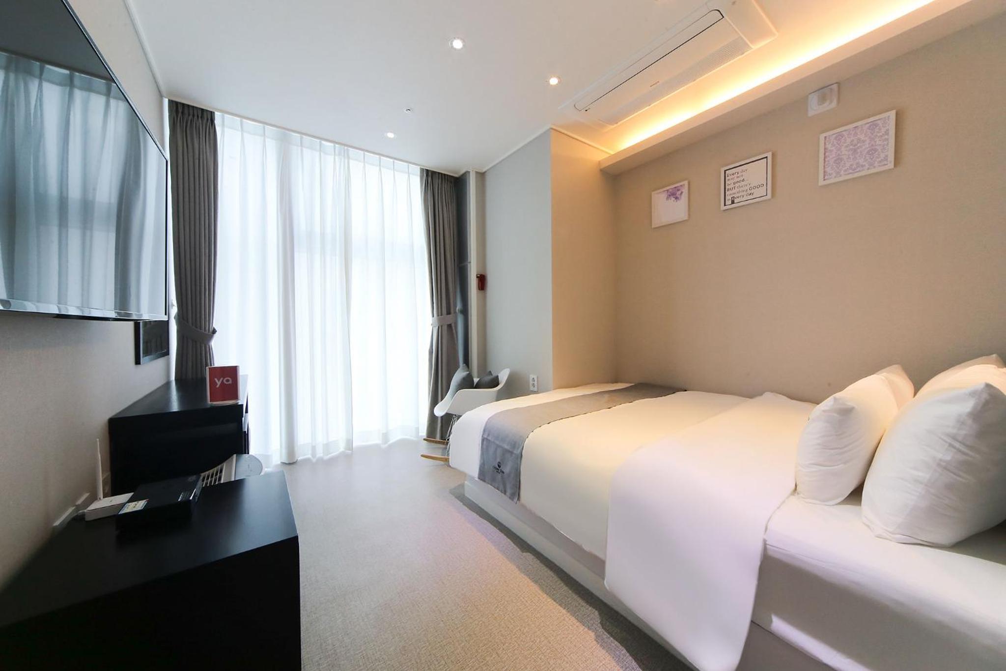 Standard Double Room - Photo 2