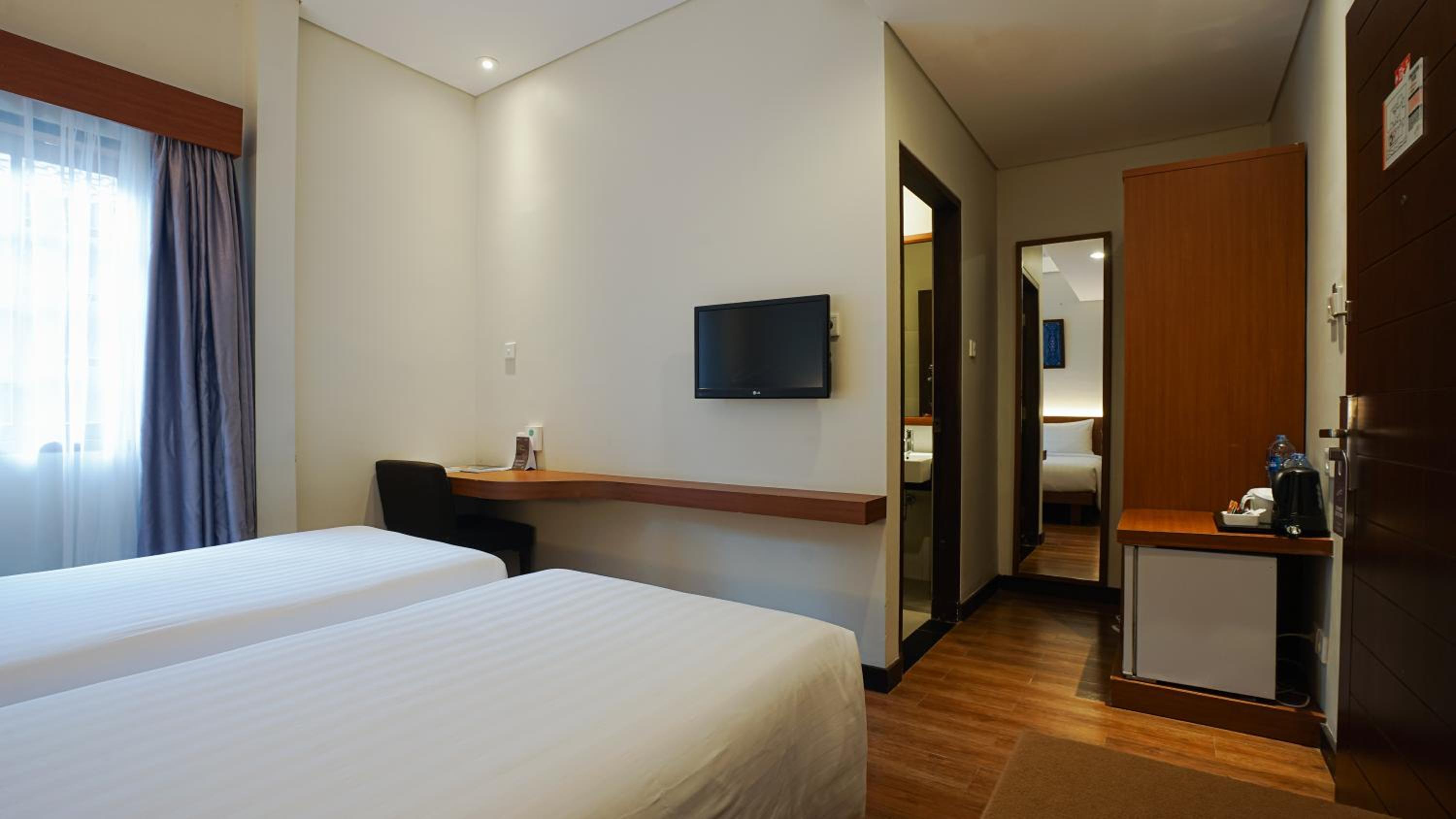 Standard Twin Room - Photo 5