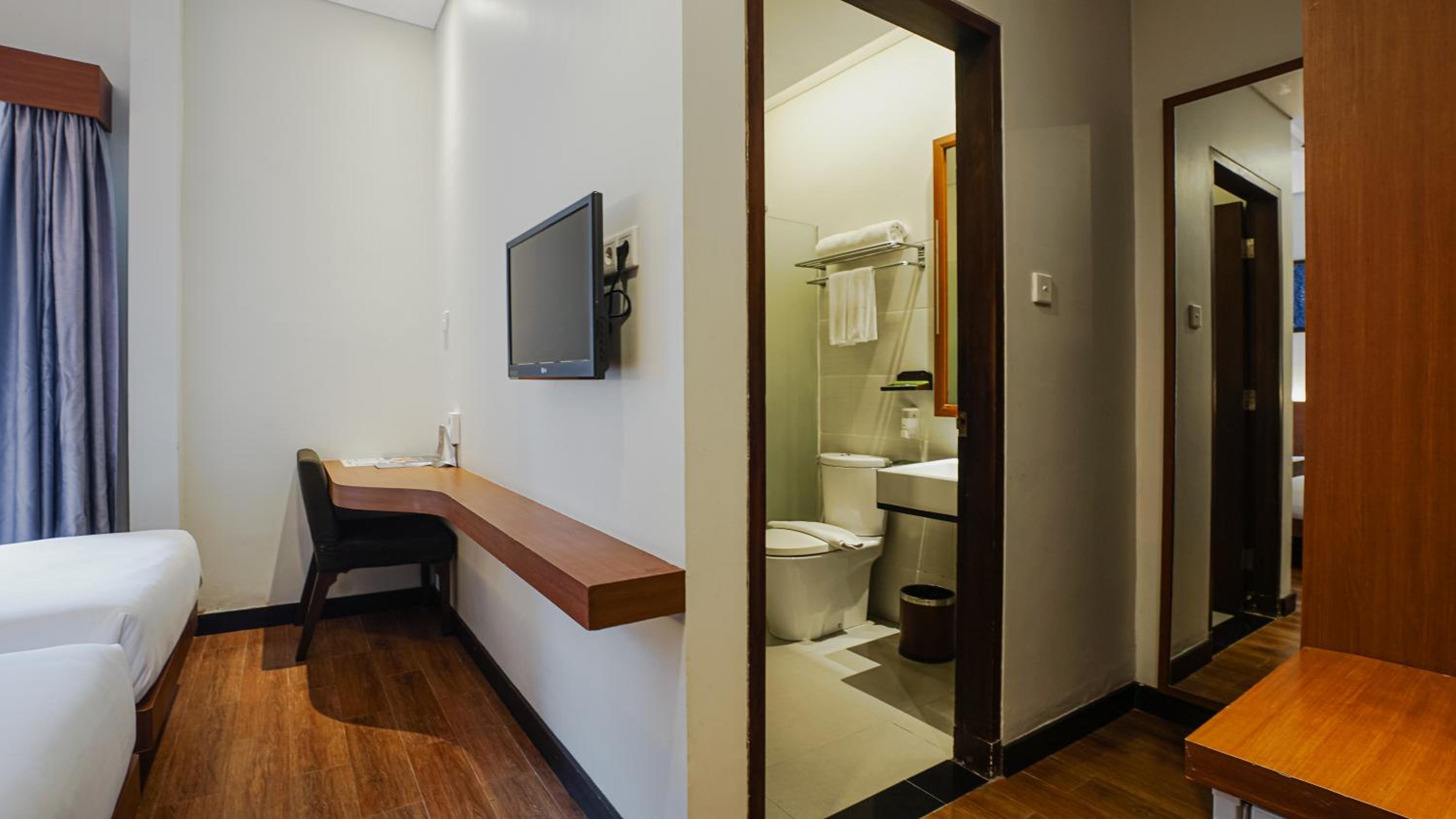 Standard Twin Room - Photo 4