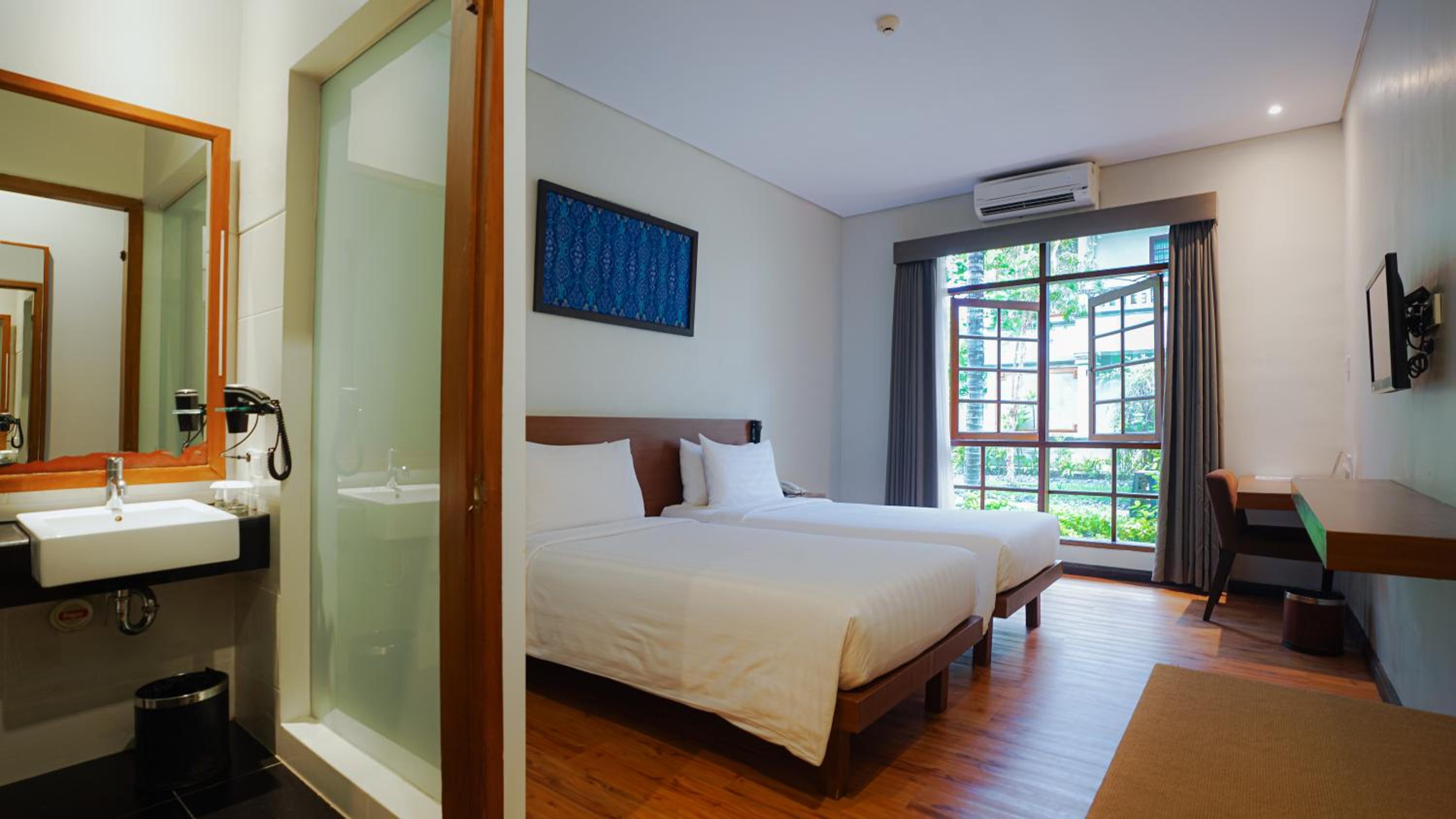 Deluxe Twin Room - Photo 2