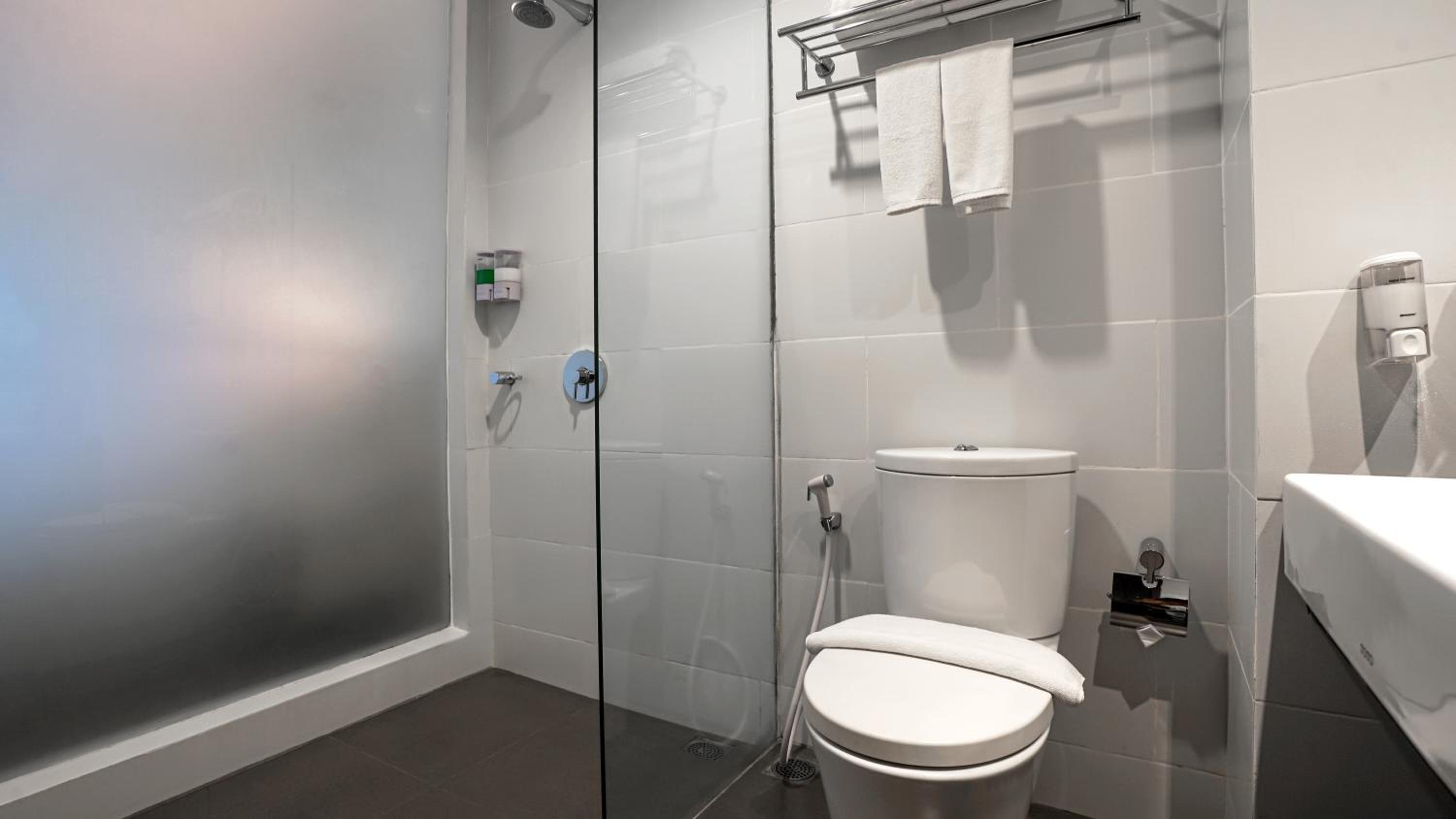 Premier Twin Room - Photo 4