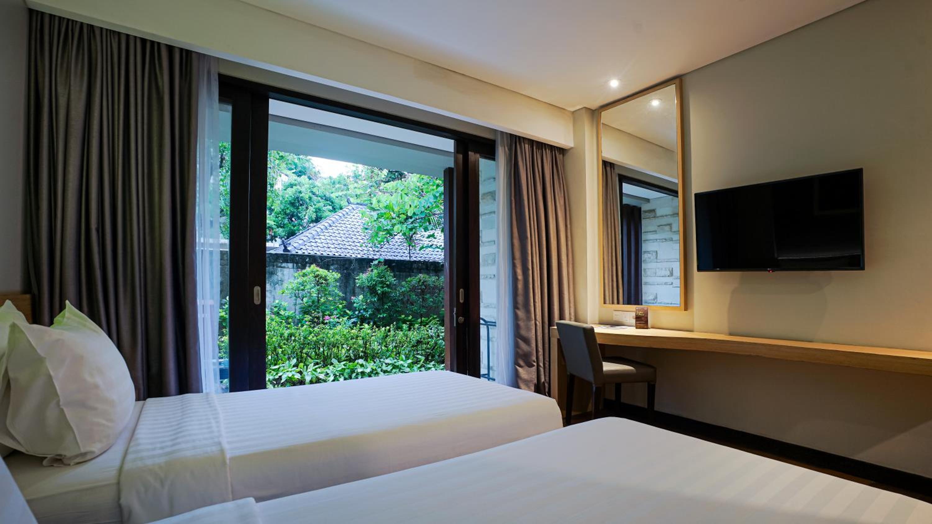 Premier Twin Room - Photo 2