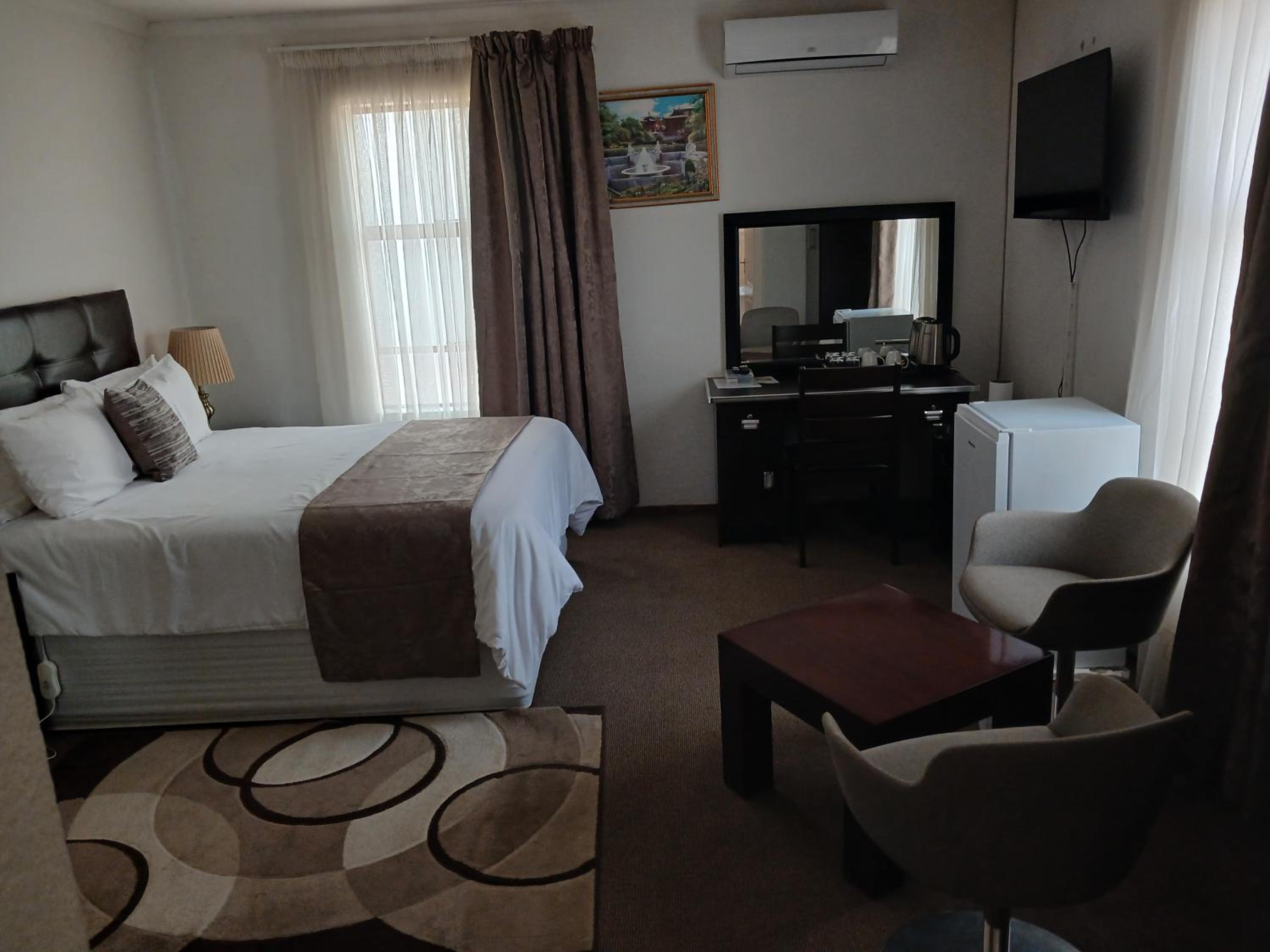 Deluxe Double Room with Bath photo 2