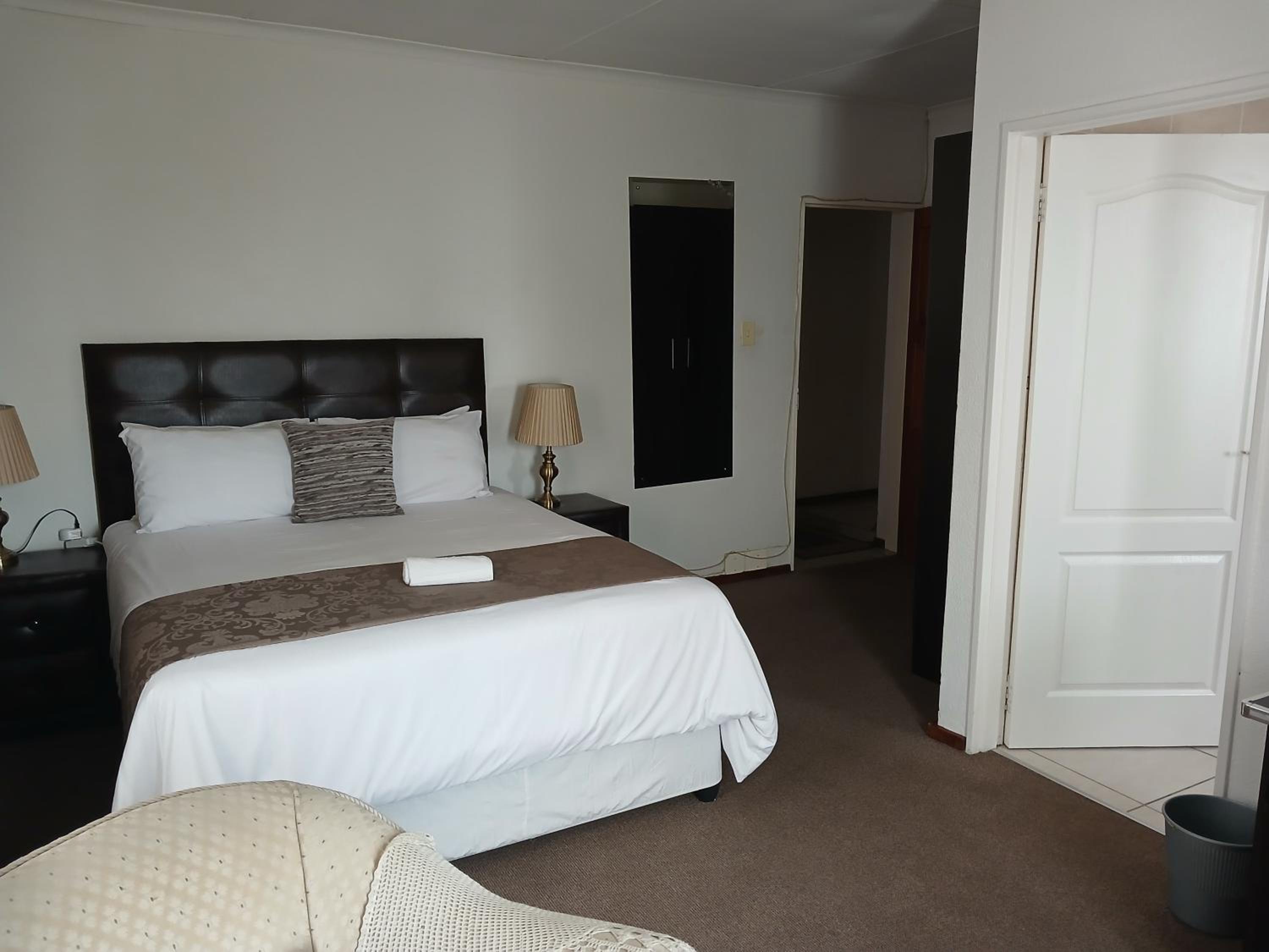 Deluxe Double Room with Bath photo 1