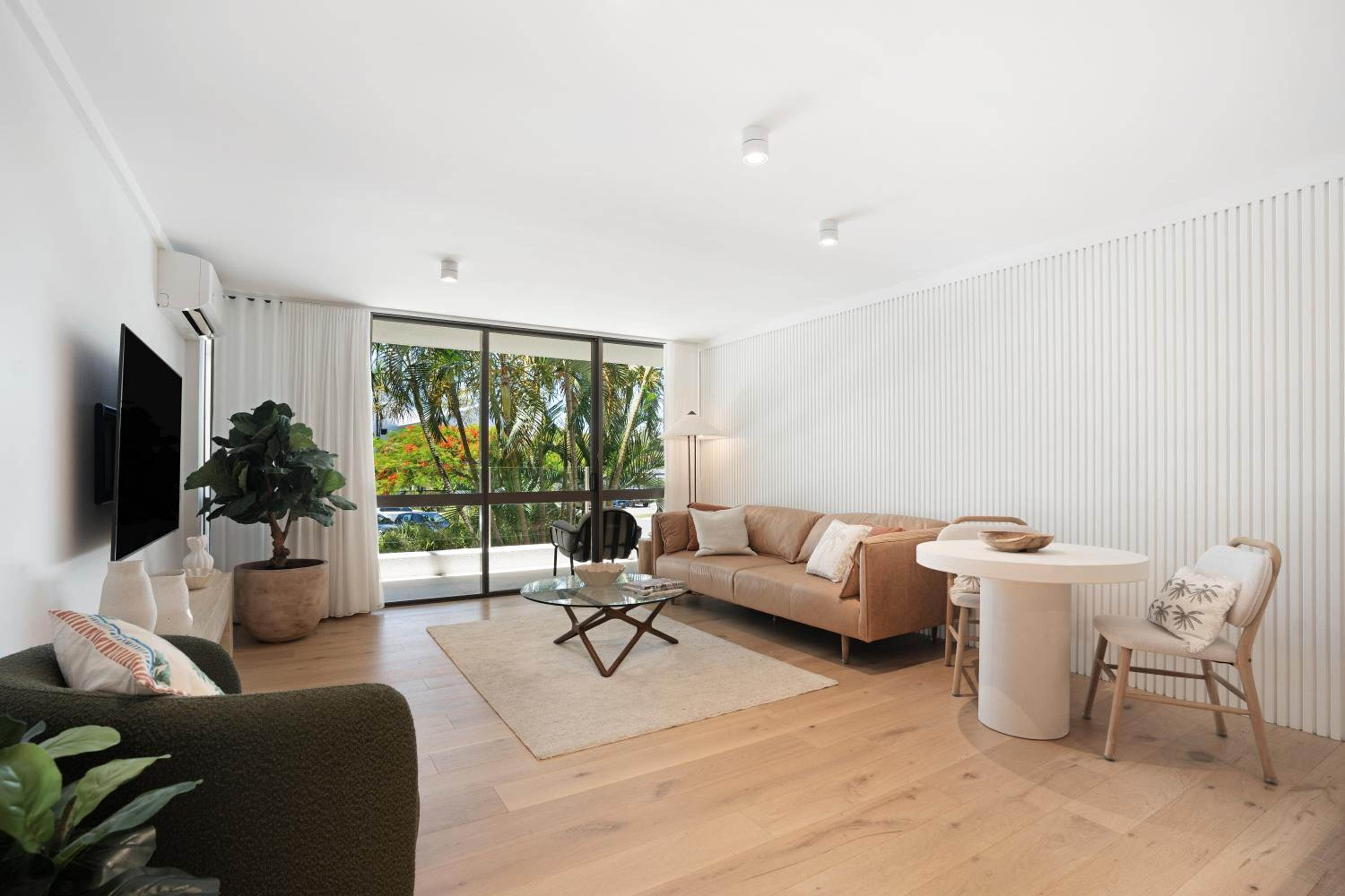 One-Bedroom Deluxe Apartment