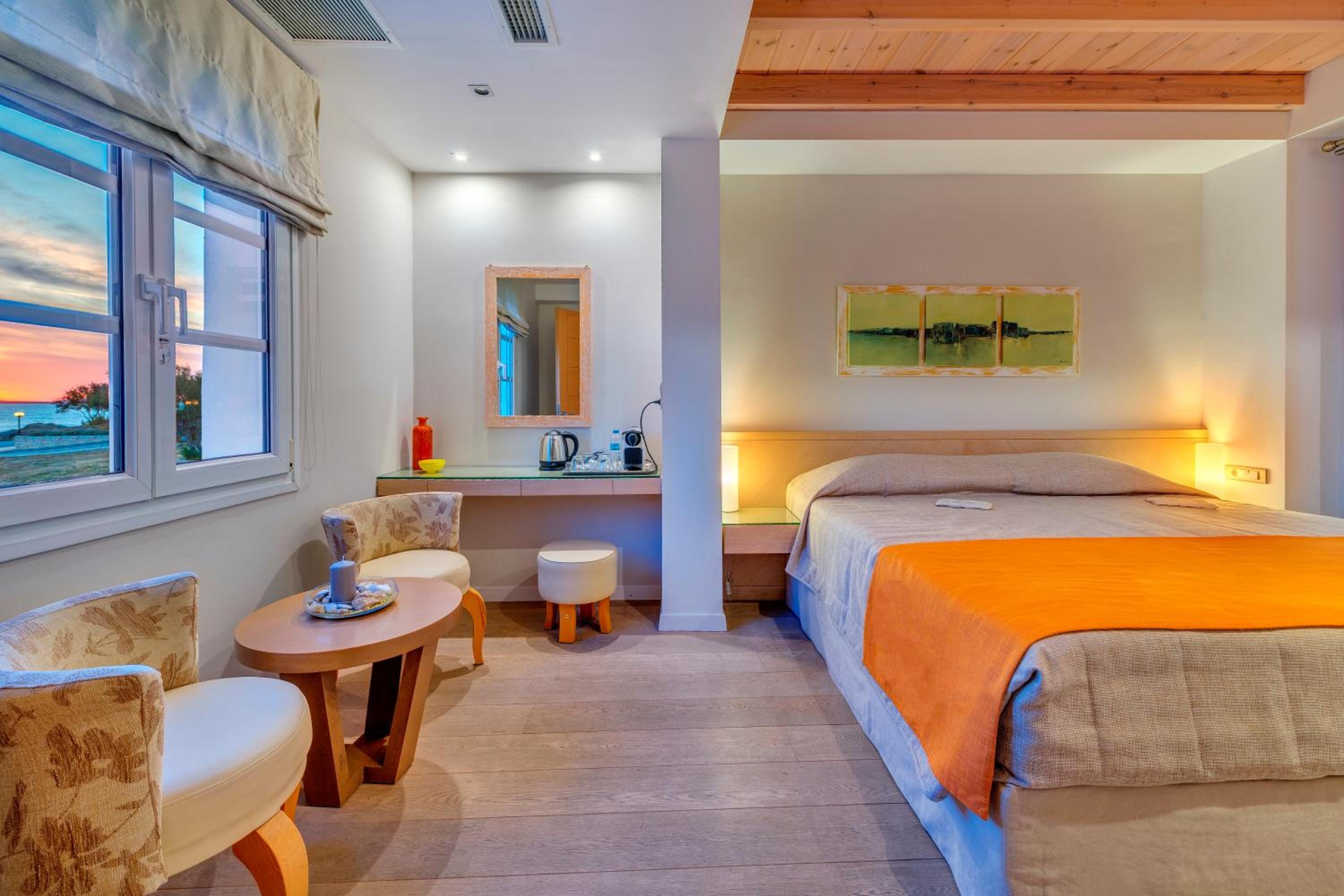 One-Bedroom Suite (2-4 Adults)