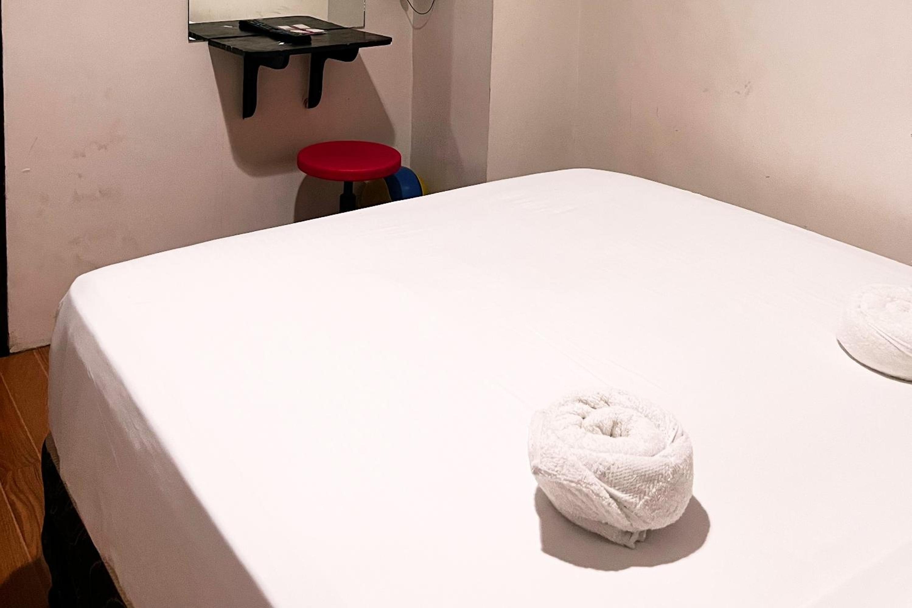 Standard Double Room - Photo 6