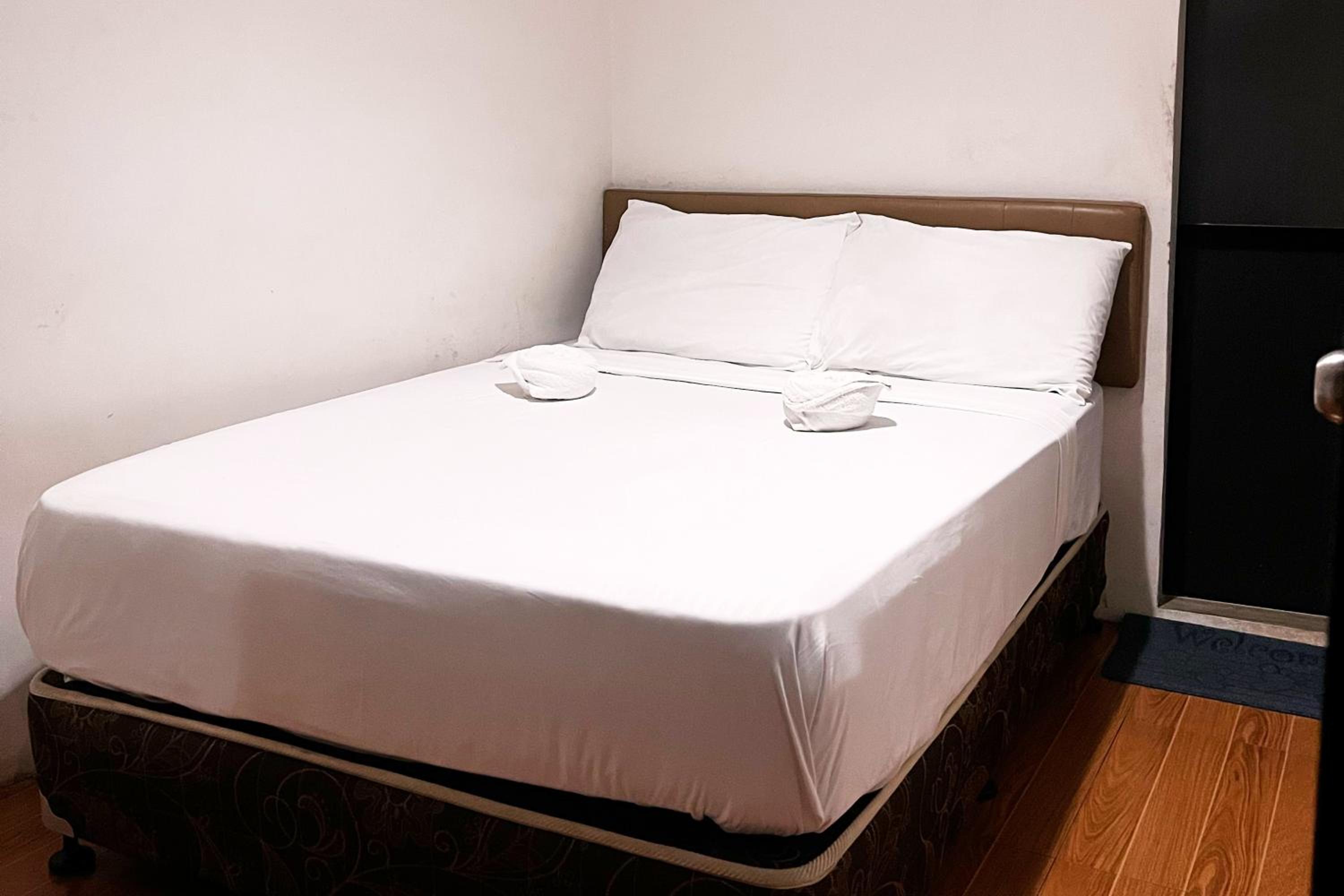 Standard Double Room - Photo 5