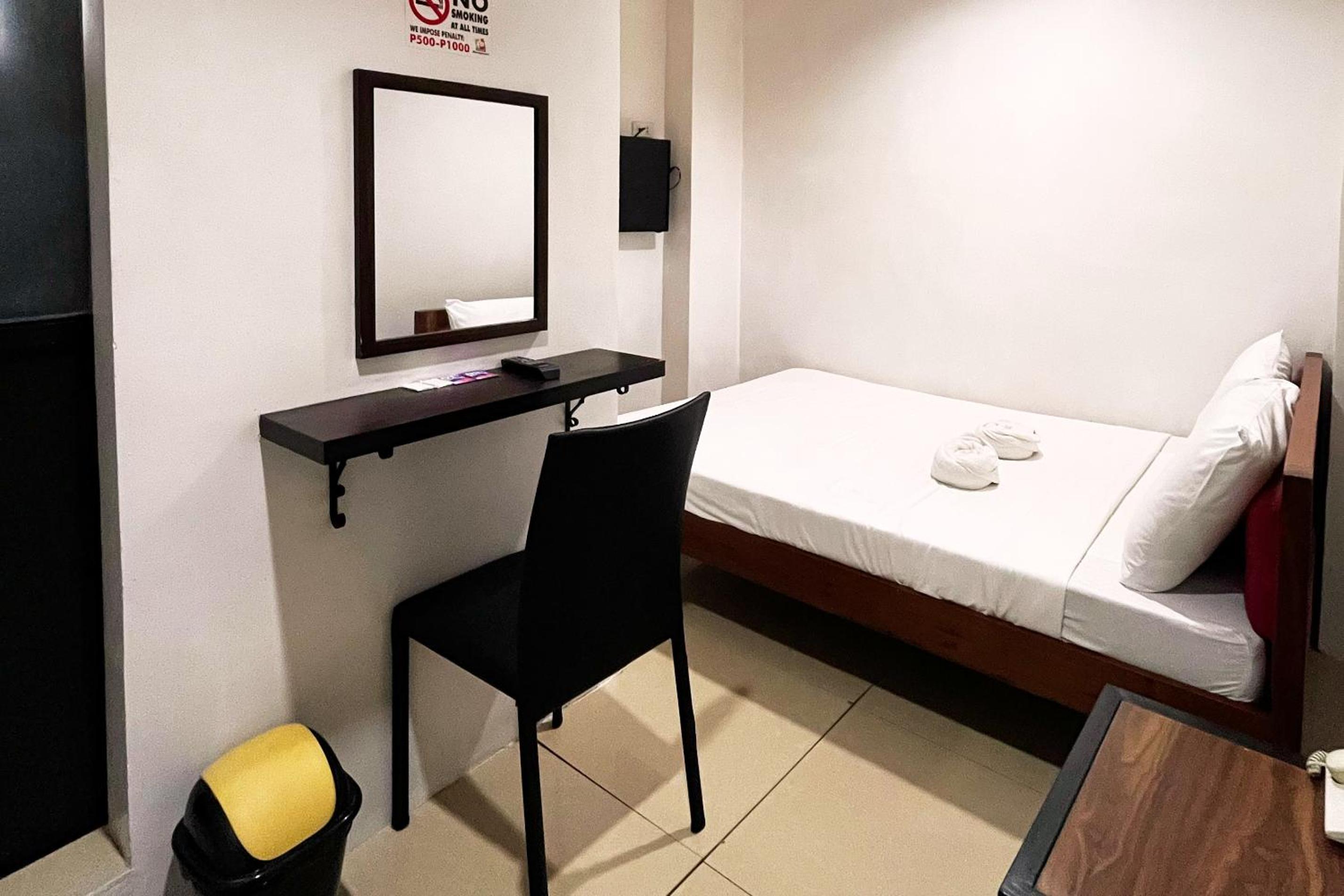 Deluxe Room - Photo 2
