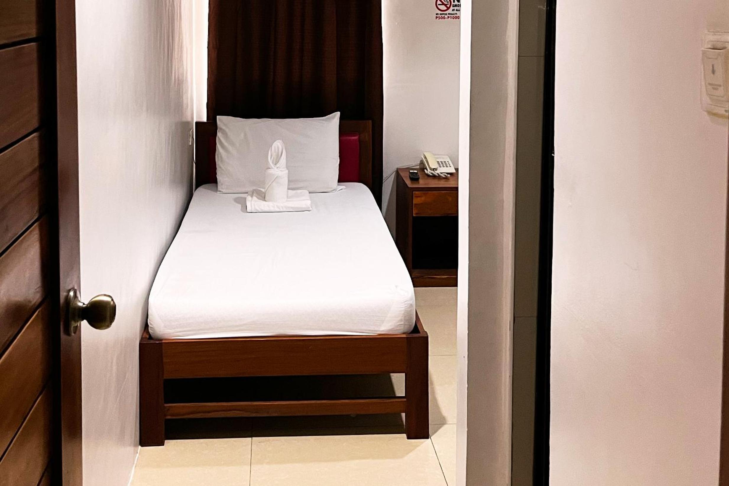 Deluxe Twin Room - Photo 6