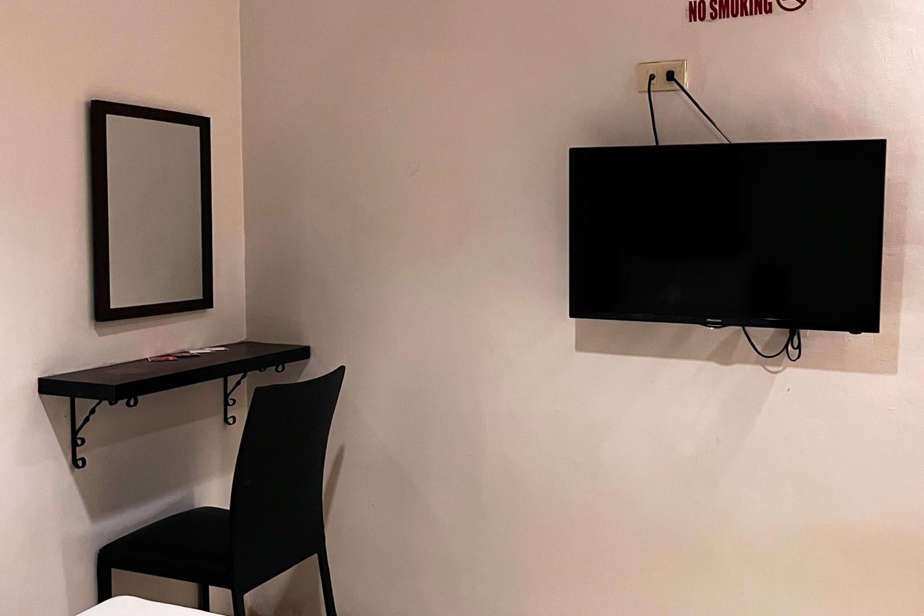 Deluxe Twin Room - Photo 2