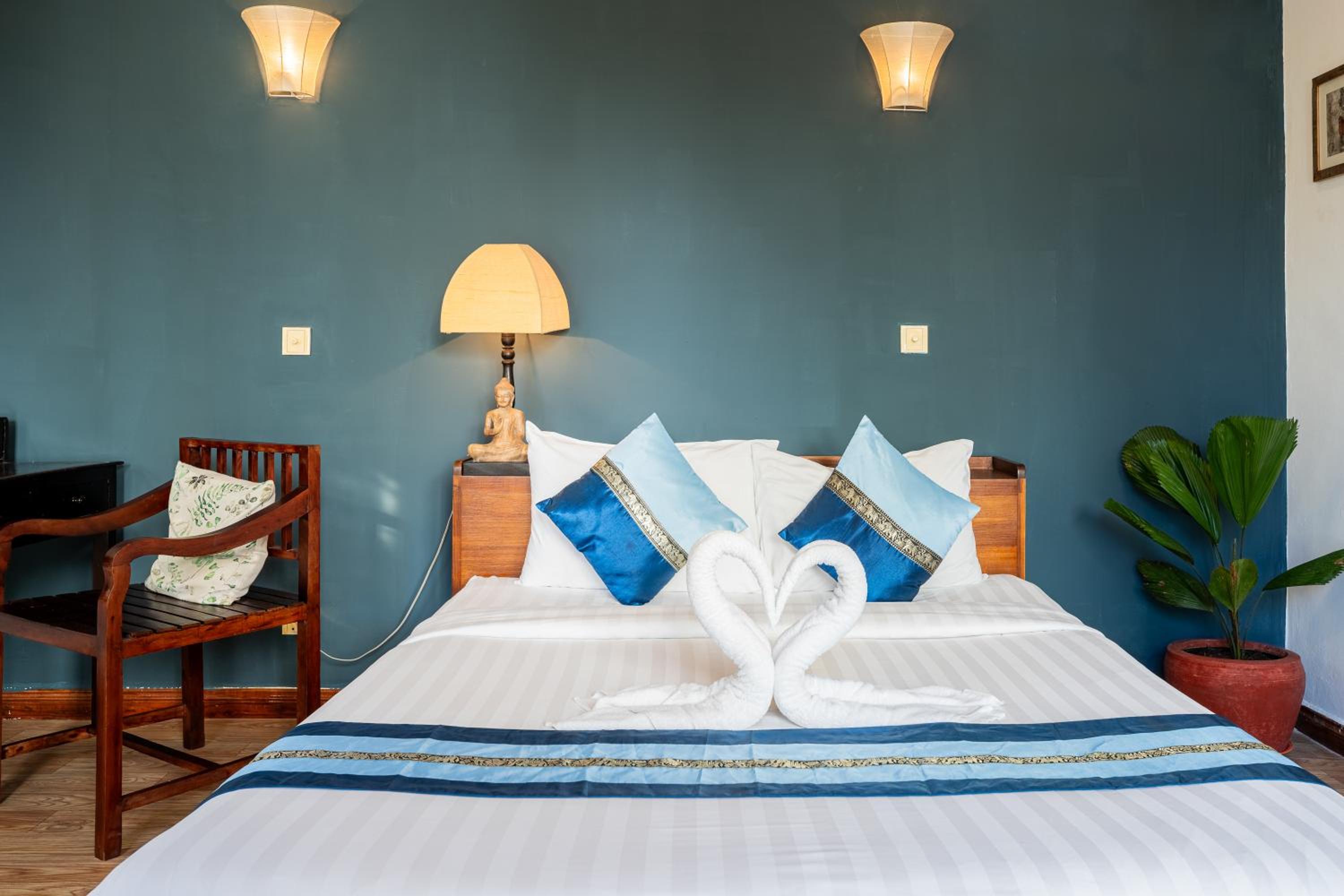 Deluxe Queen Room