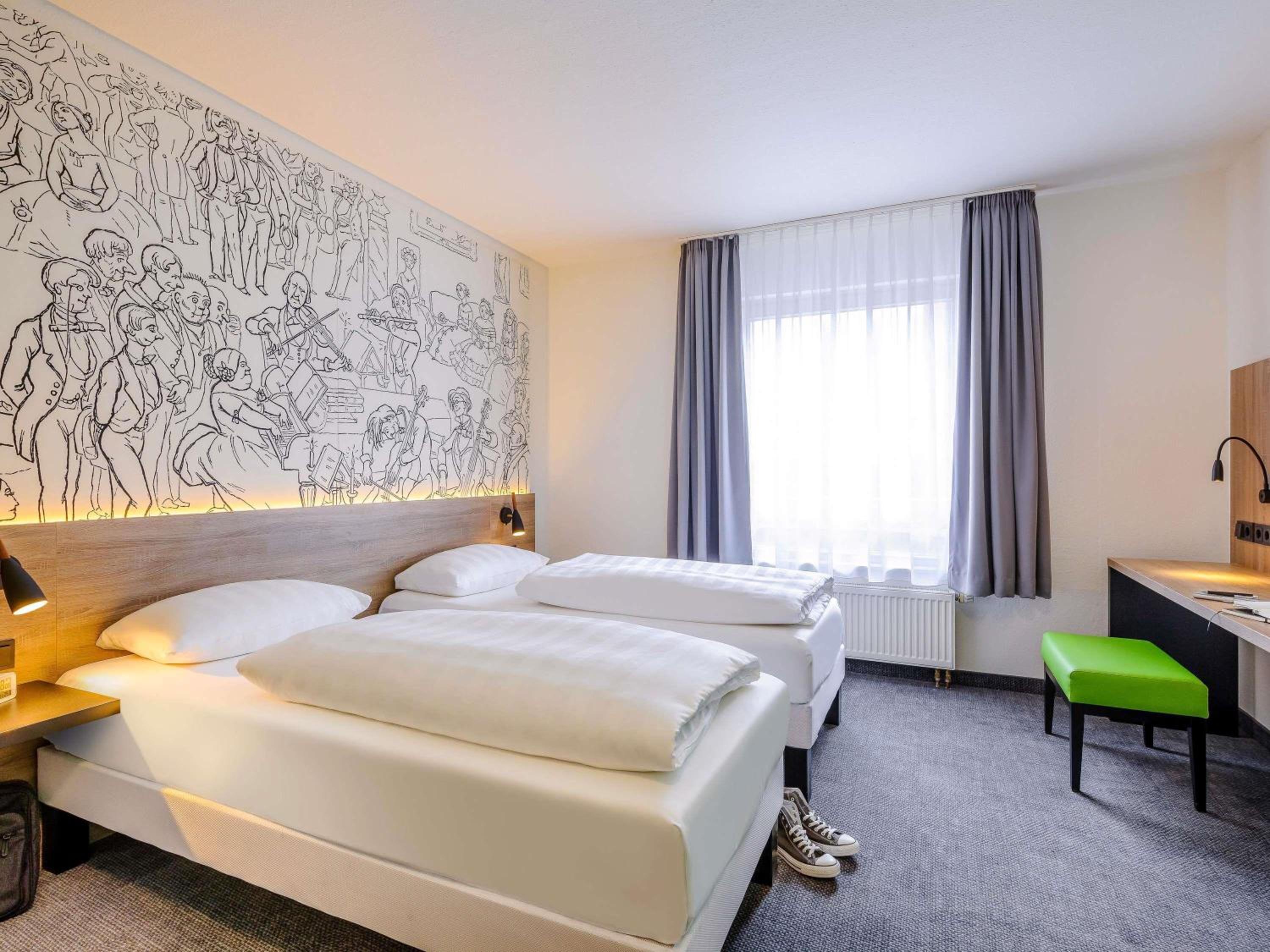 Standard Twin Room - Photo 3