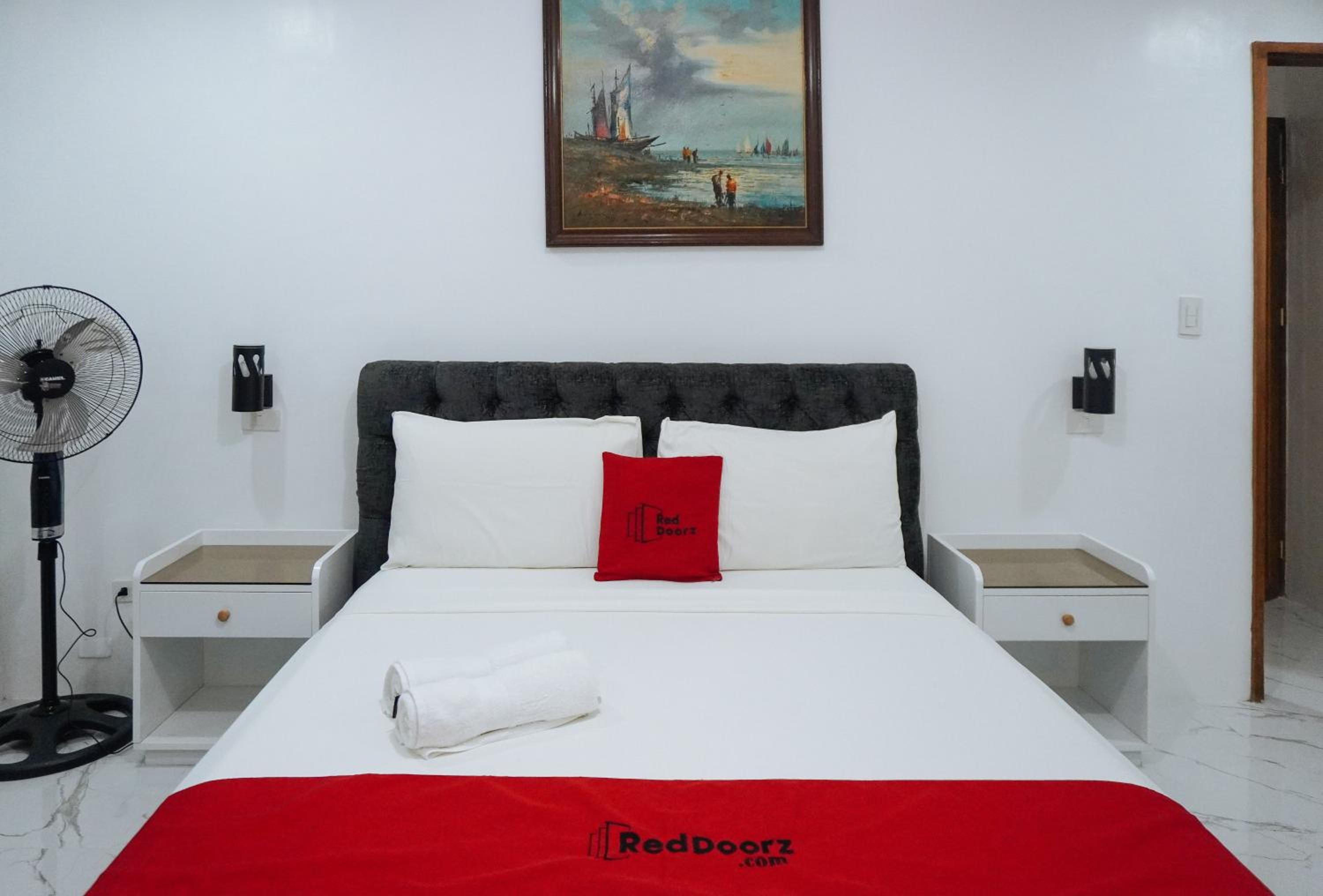 Deluxe Room - Photo 2