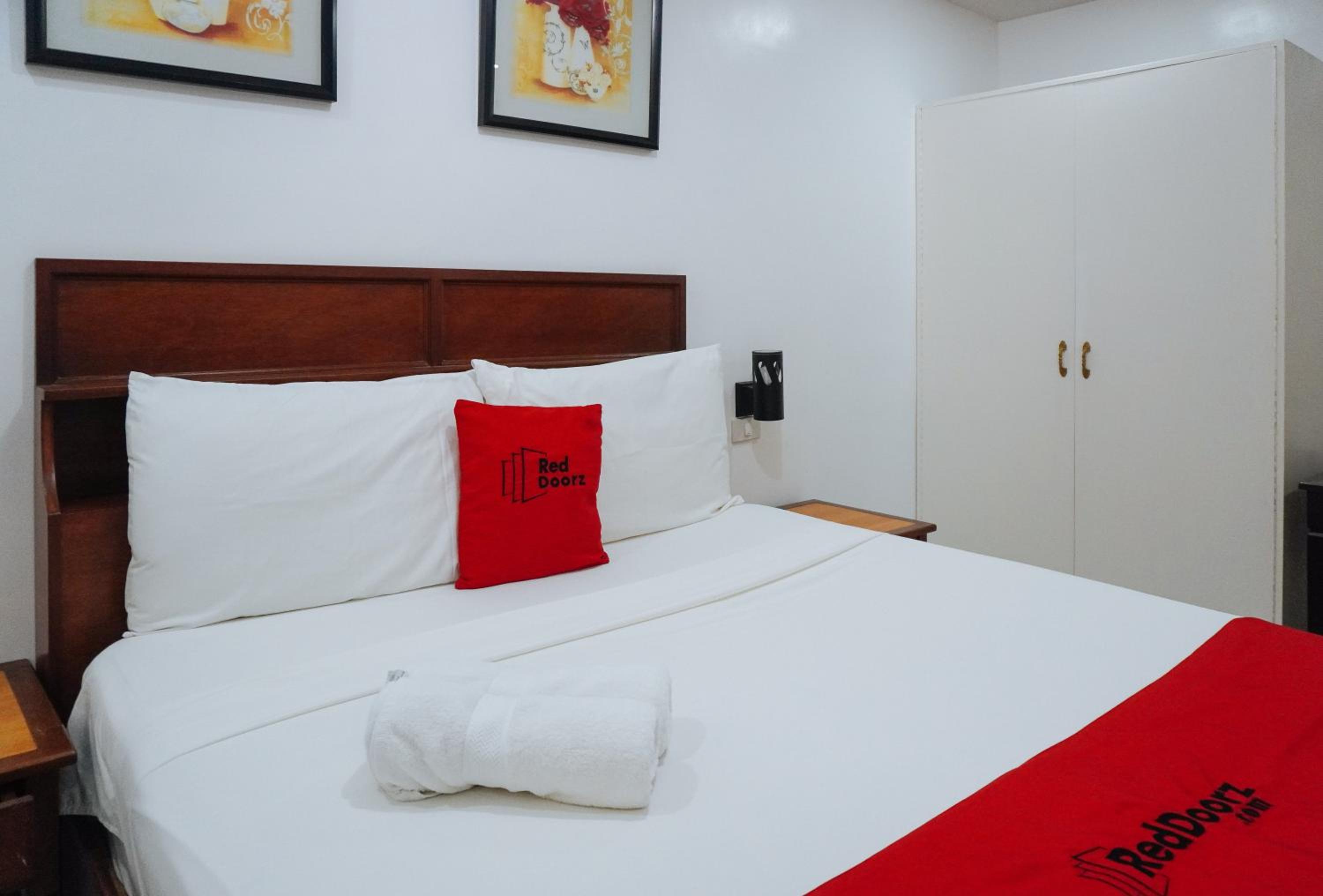 Deluxe Room - Photo 3