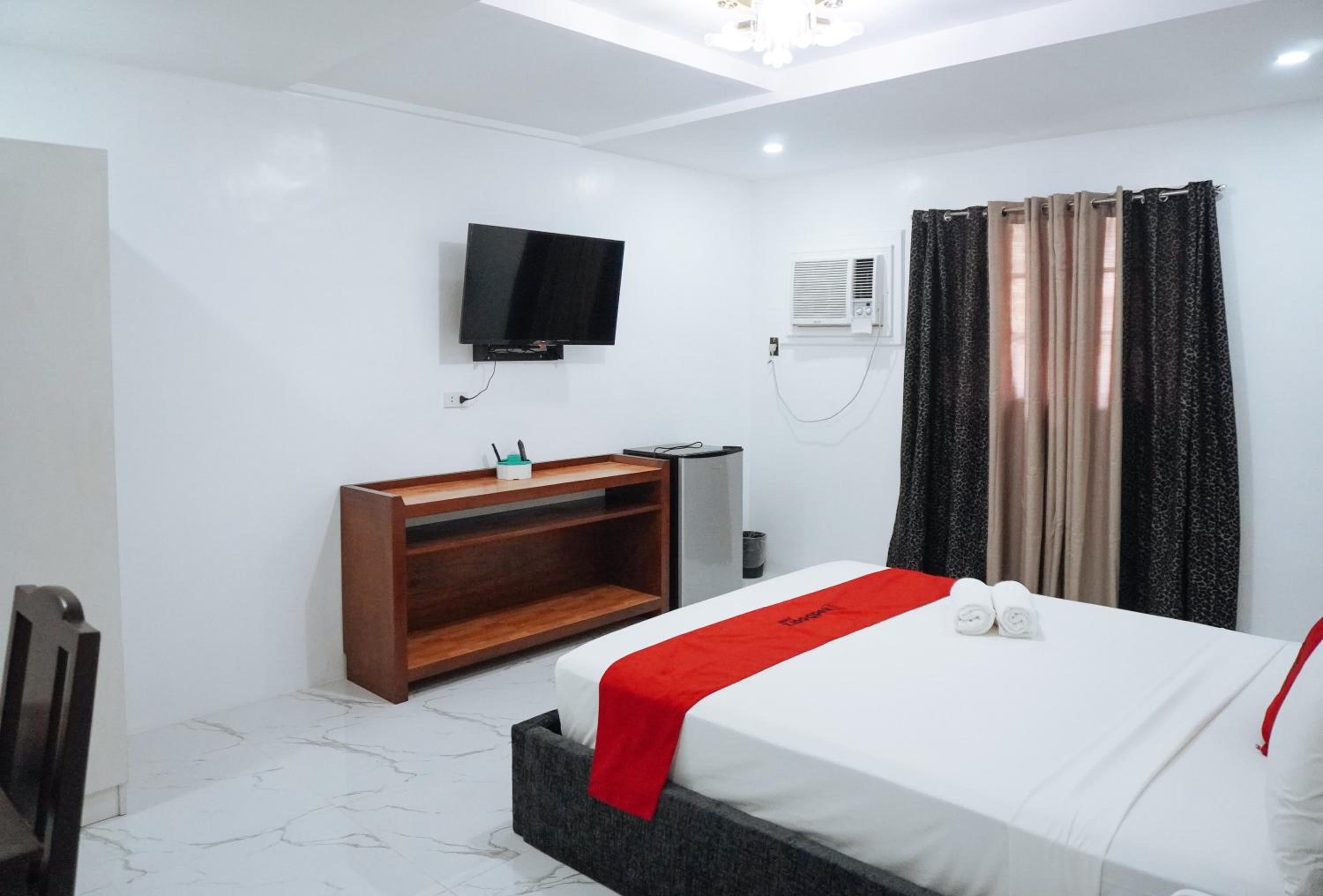 Deluxe Room - Photo 6