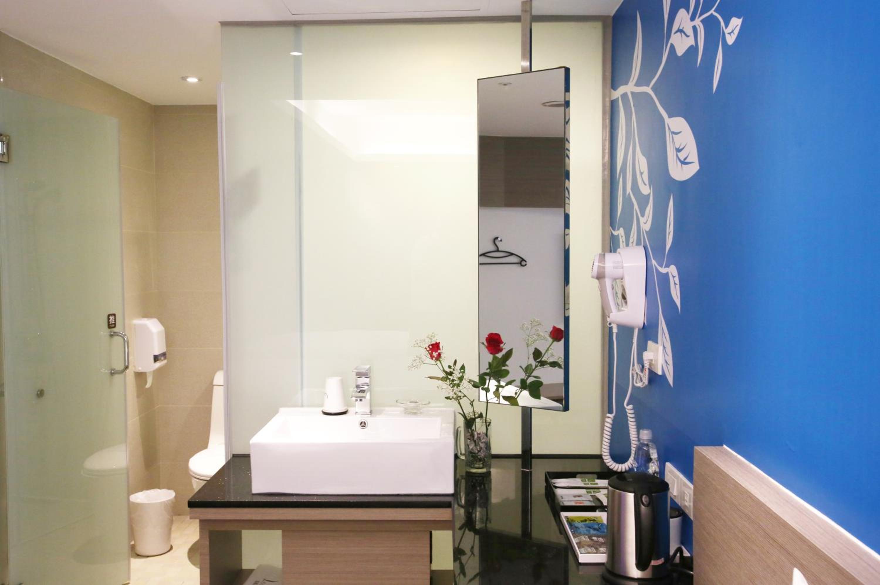 Twin Room with Shower photo 3