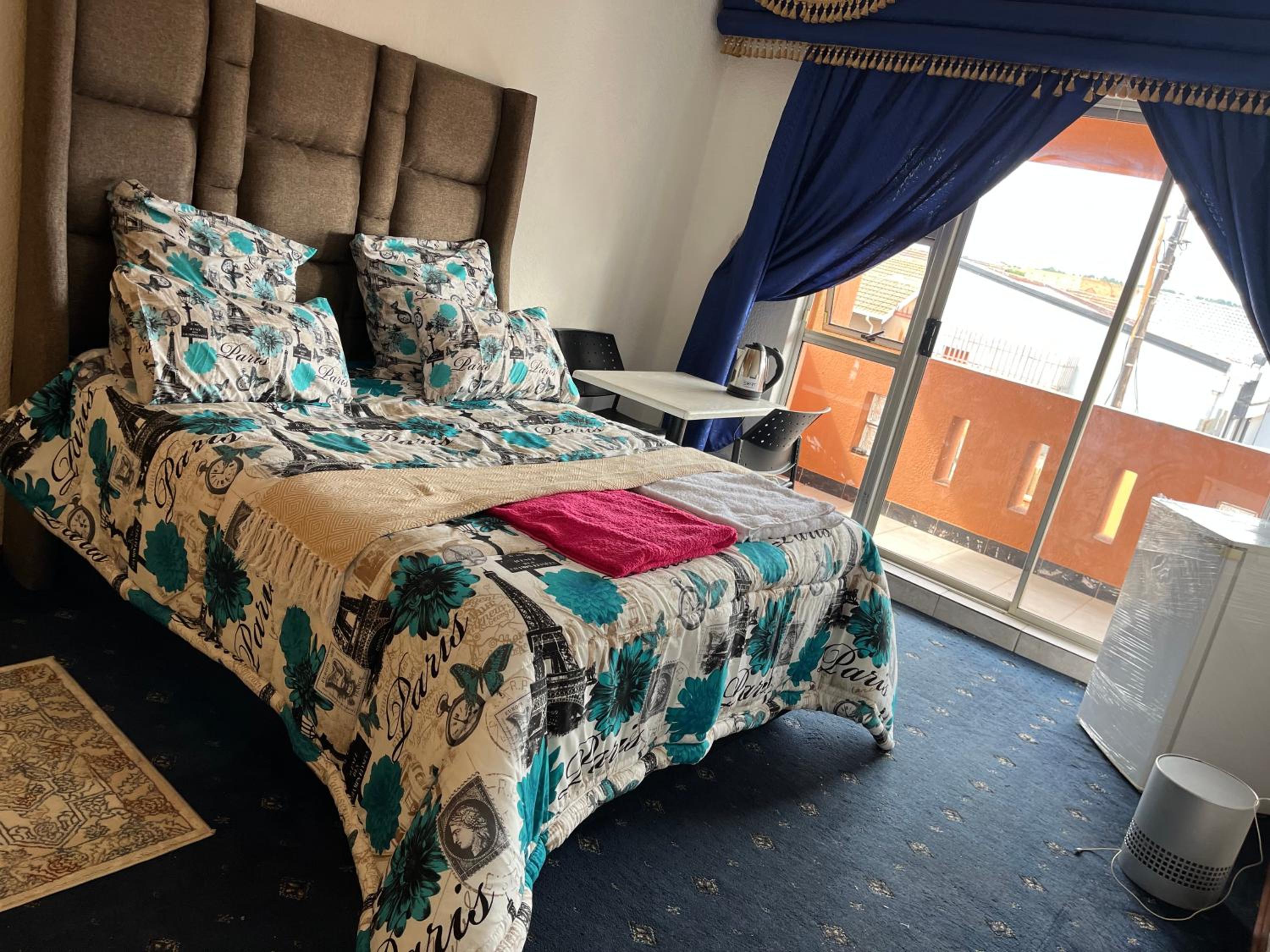 Deluxe Junior Suite photo 2