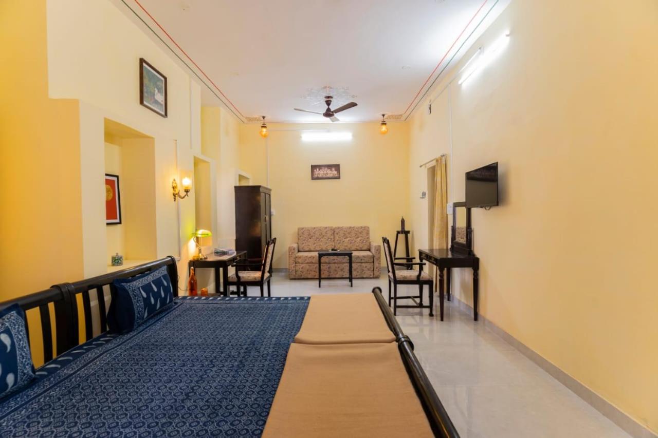 Family Room with Terrace - Photo 9