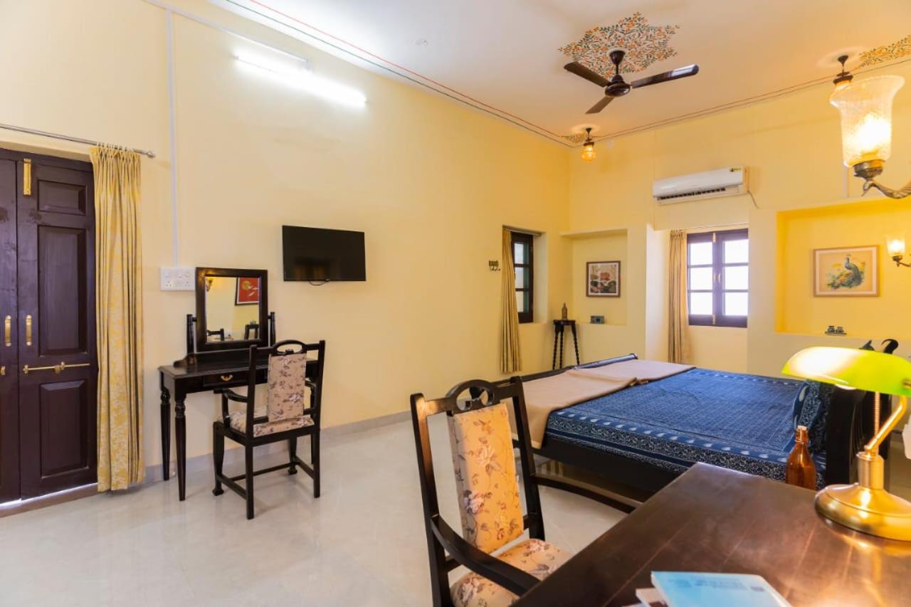 Family Room with Terrace - Photo 11