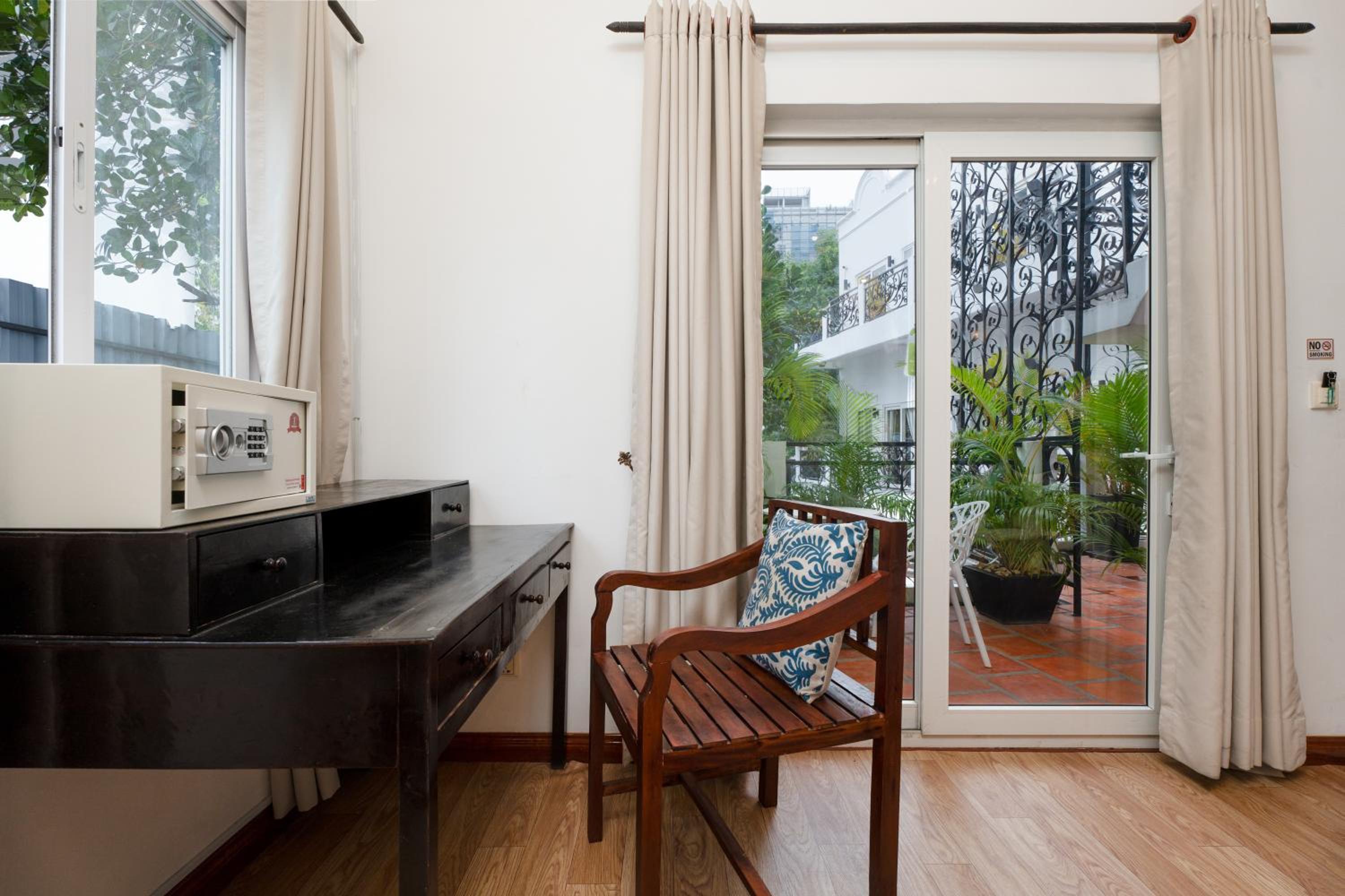 Deluxe Queen Room with Two Queen Beds