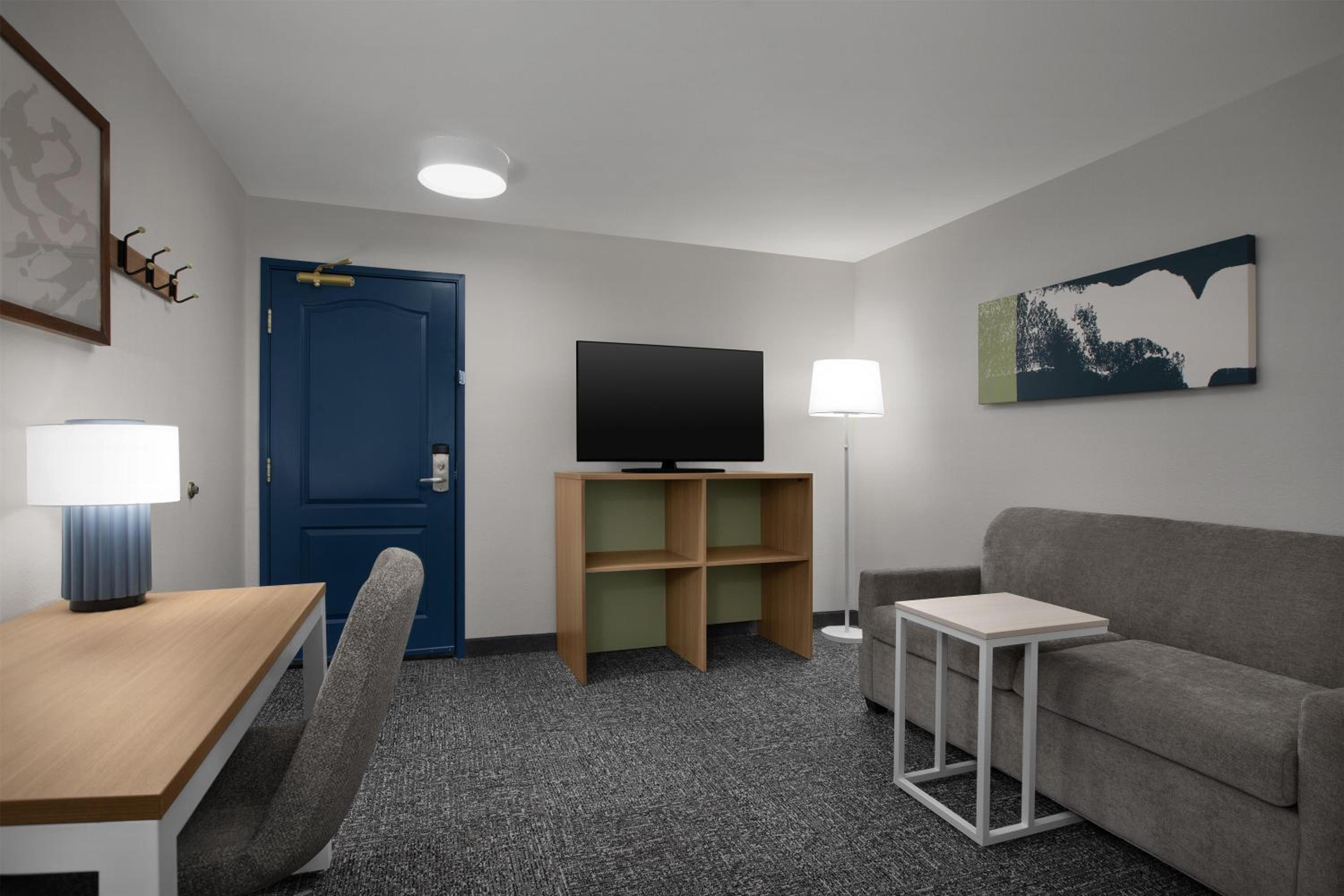King Suite - Photo 2