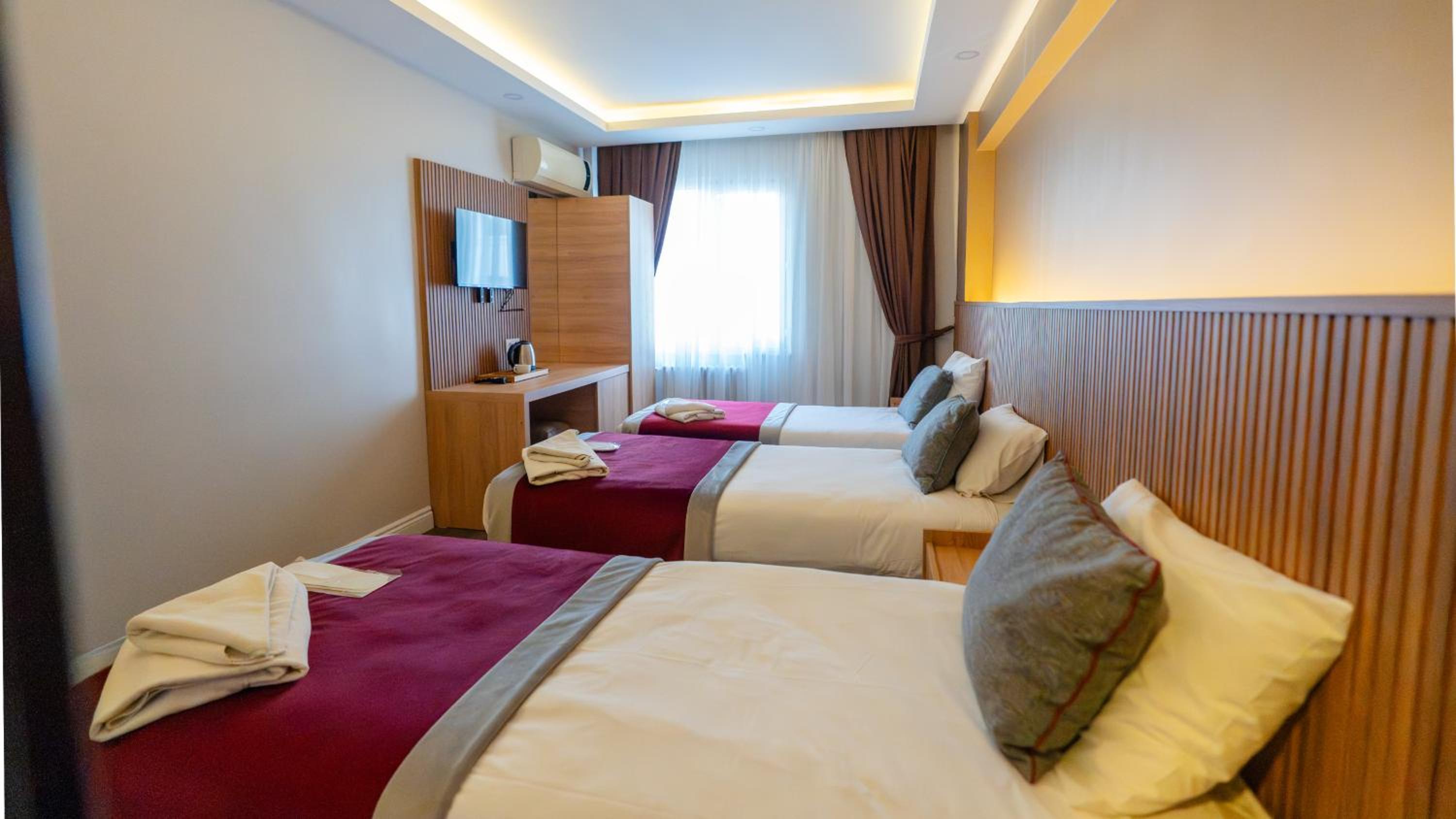 Basic Triple Room photo 2