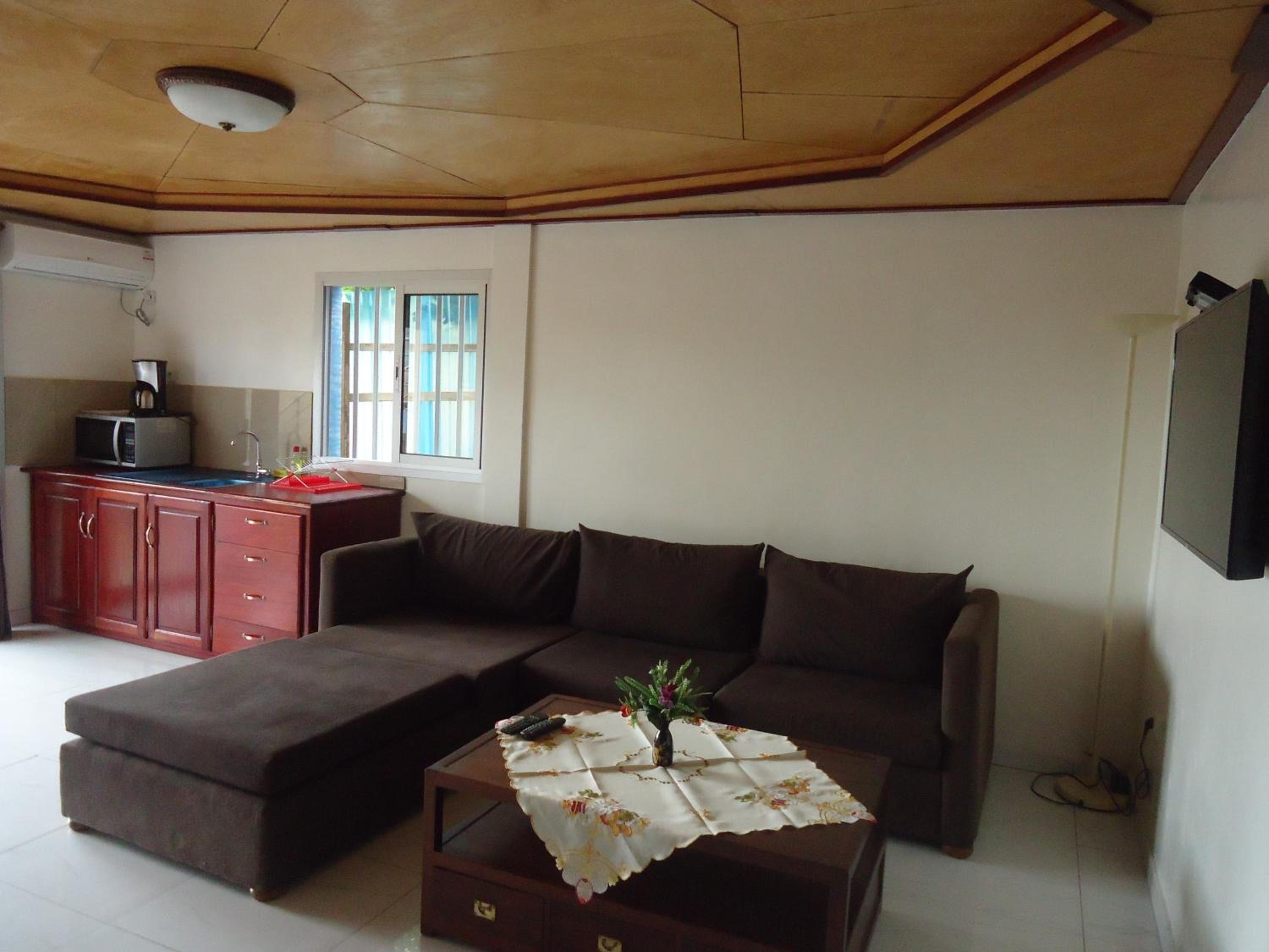 Three-Bedroom Apartment photo 2