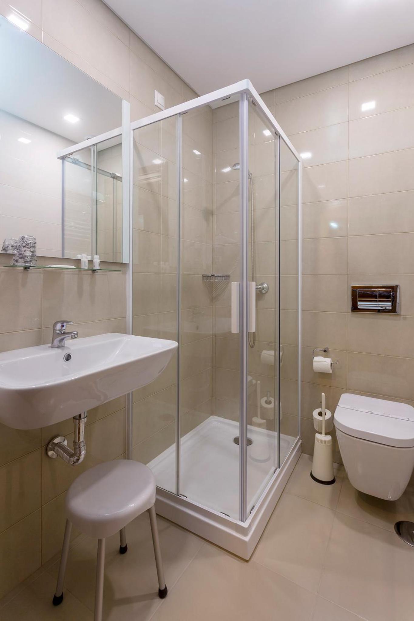 Budget Double Room with Inside View - Photo 4