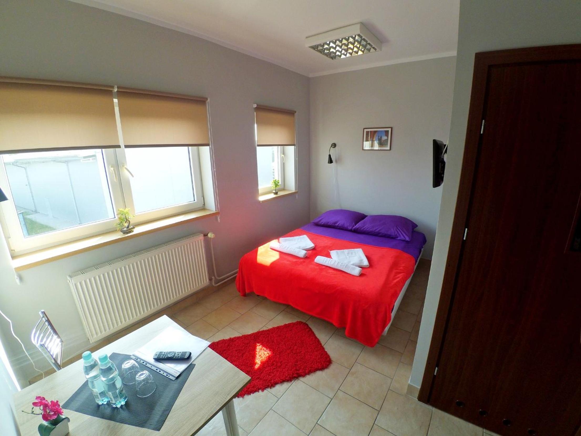 Standard Double or Twin Room - Photo 10