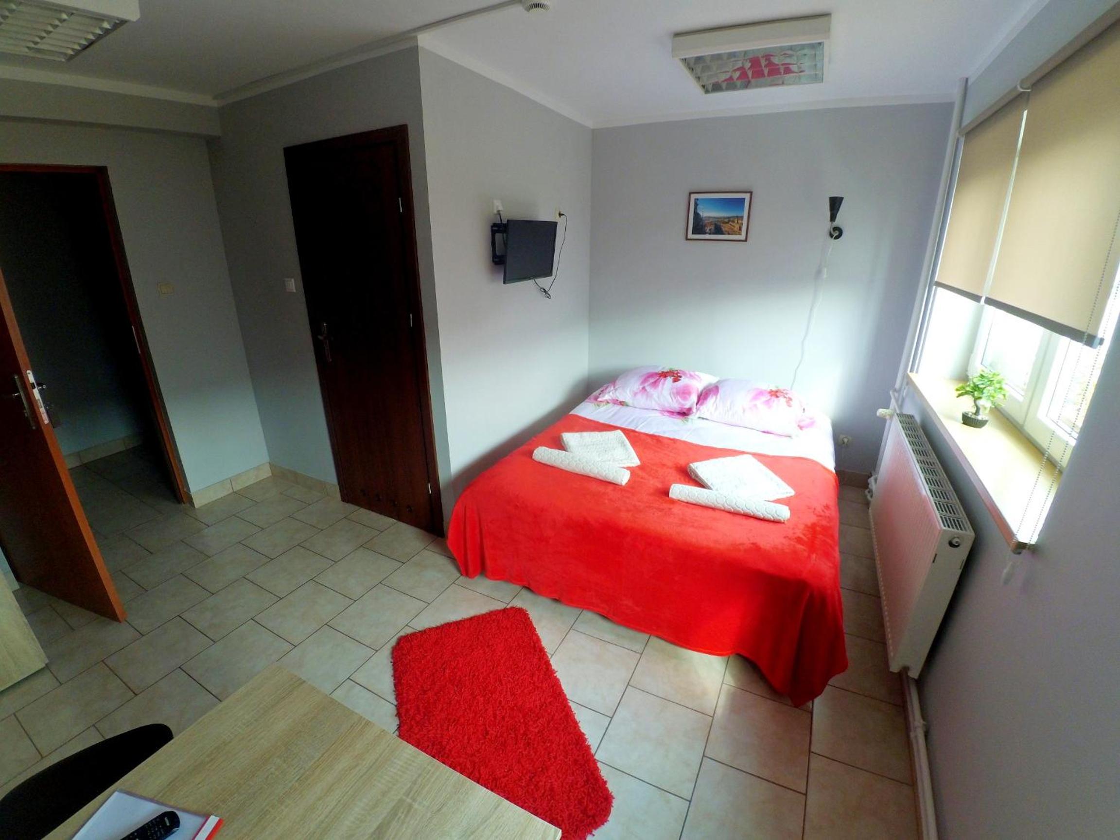 Standard Double or Twin Room - Photo 7