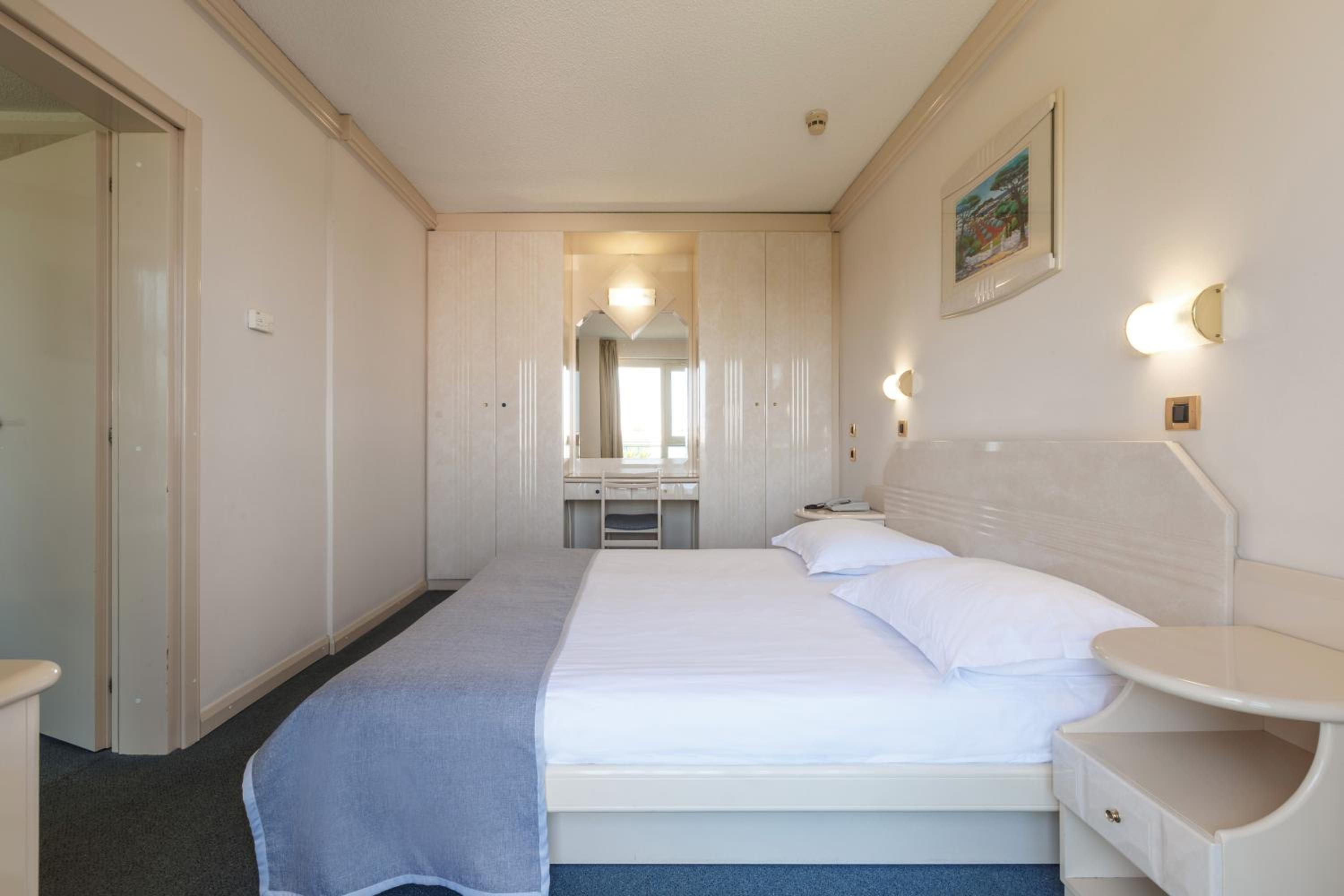 Suite with Balcony Sea Side - Photo 5