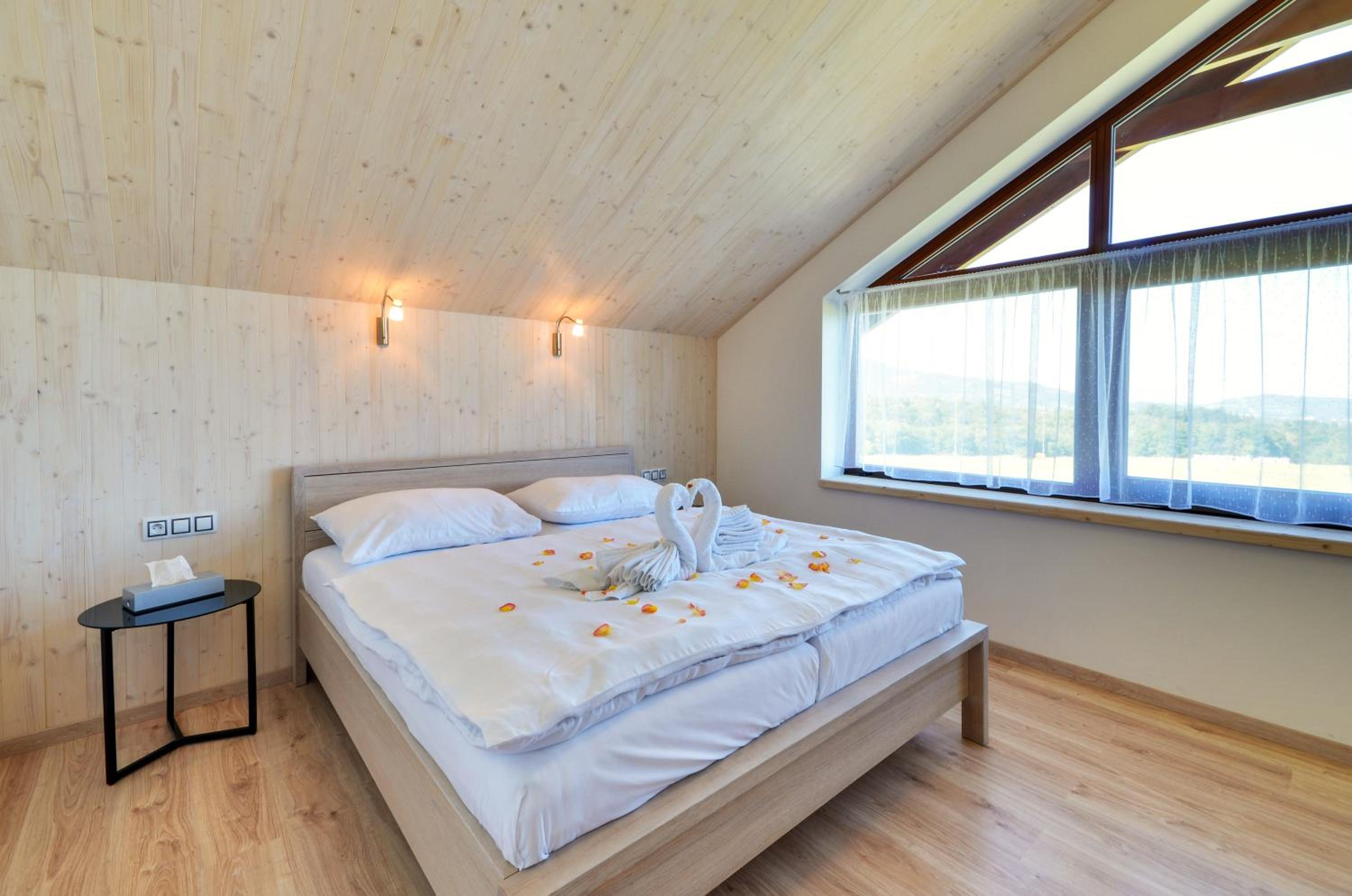 Deluxe Suite - Photo 3